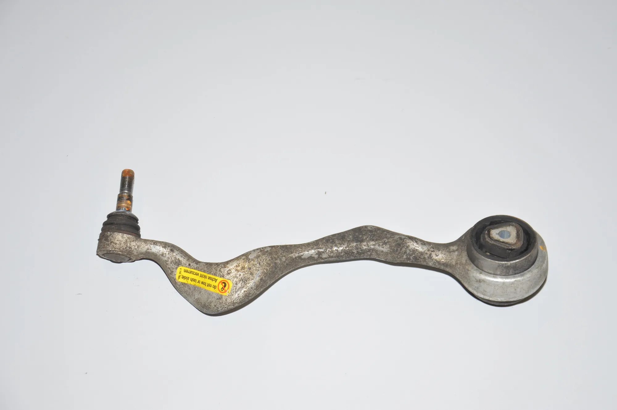 Front Left Curved Control Arm – OEM 2409599 · BMW X1 (E84) sDrive 20 d 2009 – 4