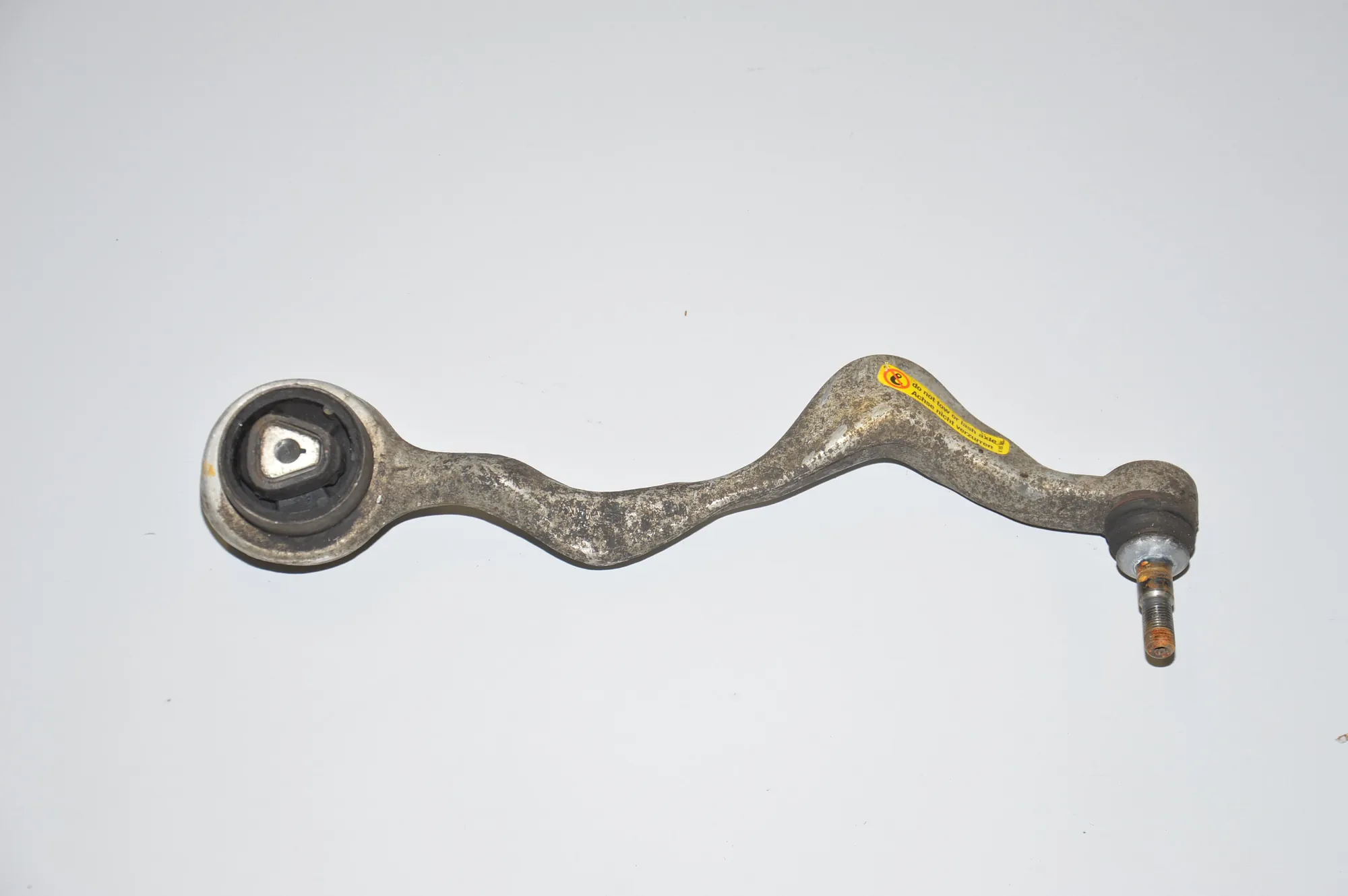 Front Left Curved Control Arm – OEM 2409599 · BMW X1 (E84) sDrive 20 d 2009