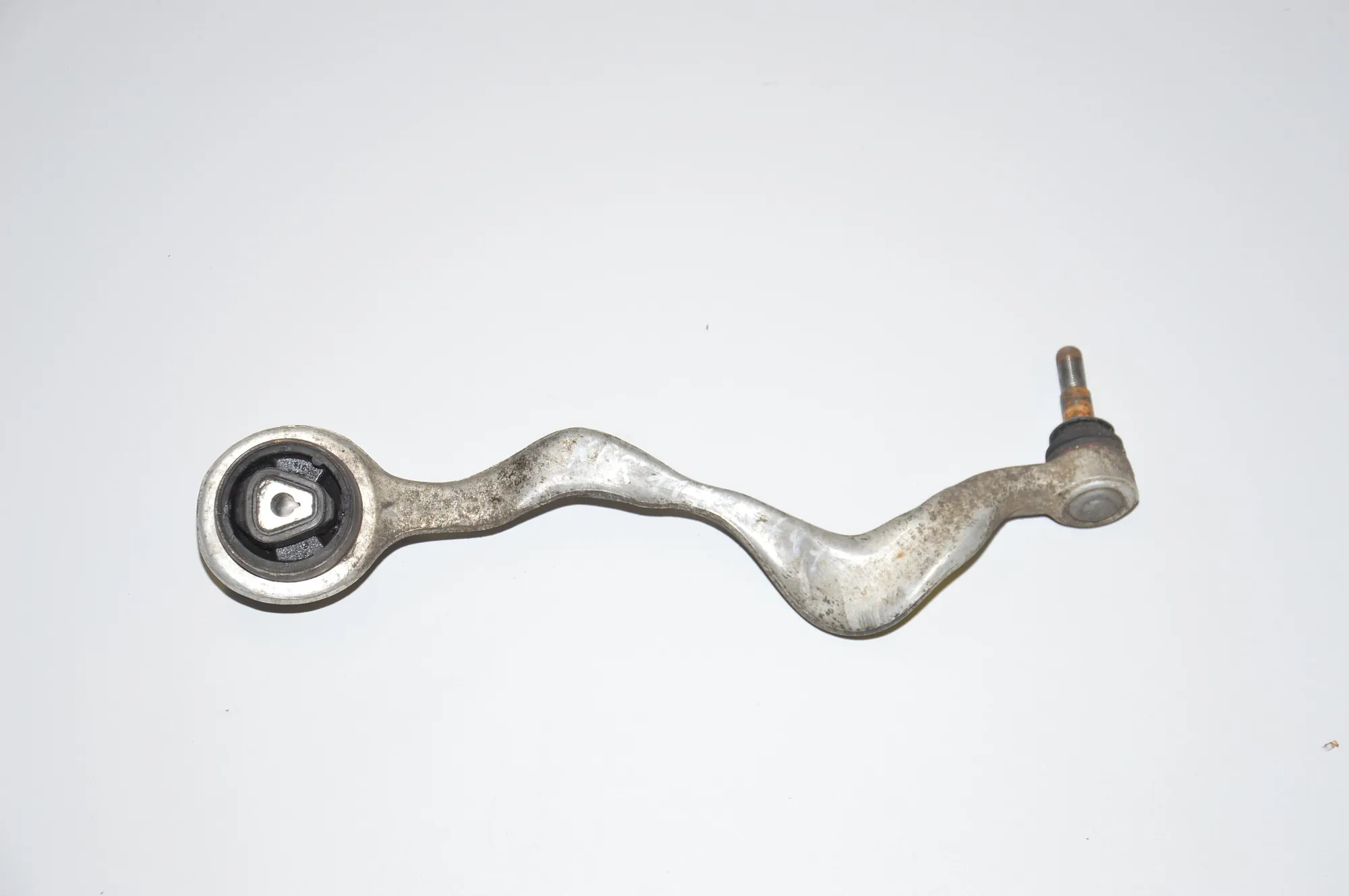 Front Left Curved Control Arm – OEM 2409599 · BMW X1 (E84) sDrive 20 d 2009 – 2