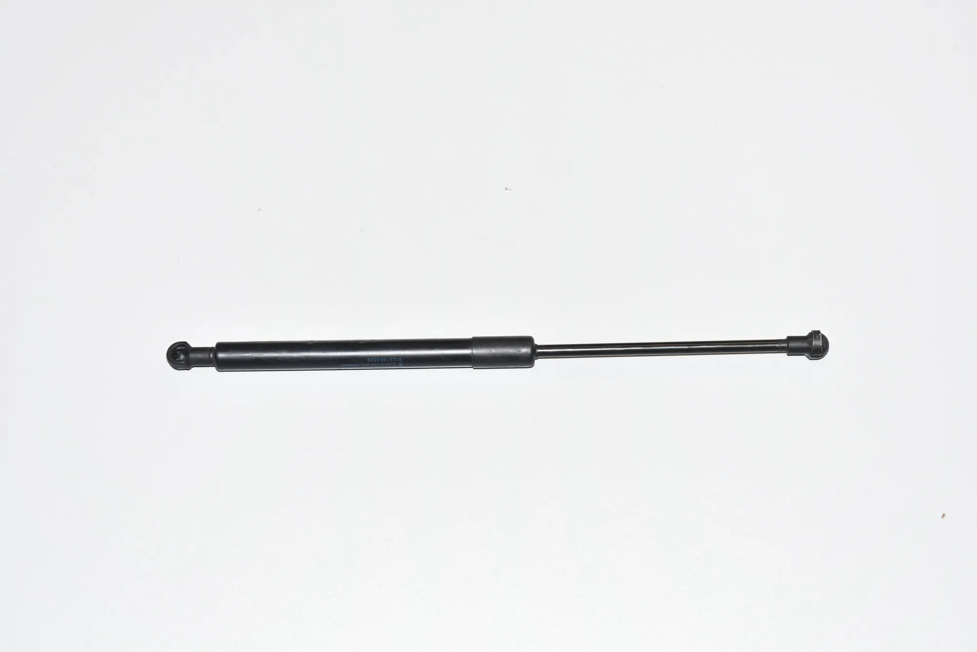 Front Left Bonnet Strut – OEM 7060550 · BMW 3 (E90) BMW 3 (E90) 320 i 2009