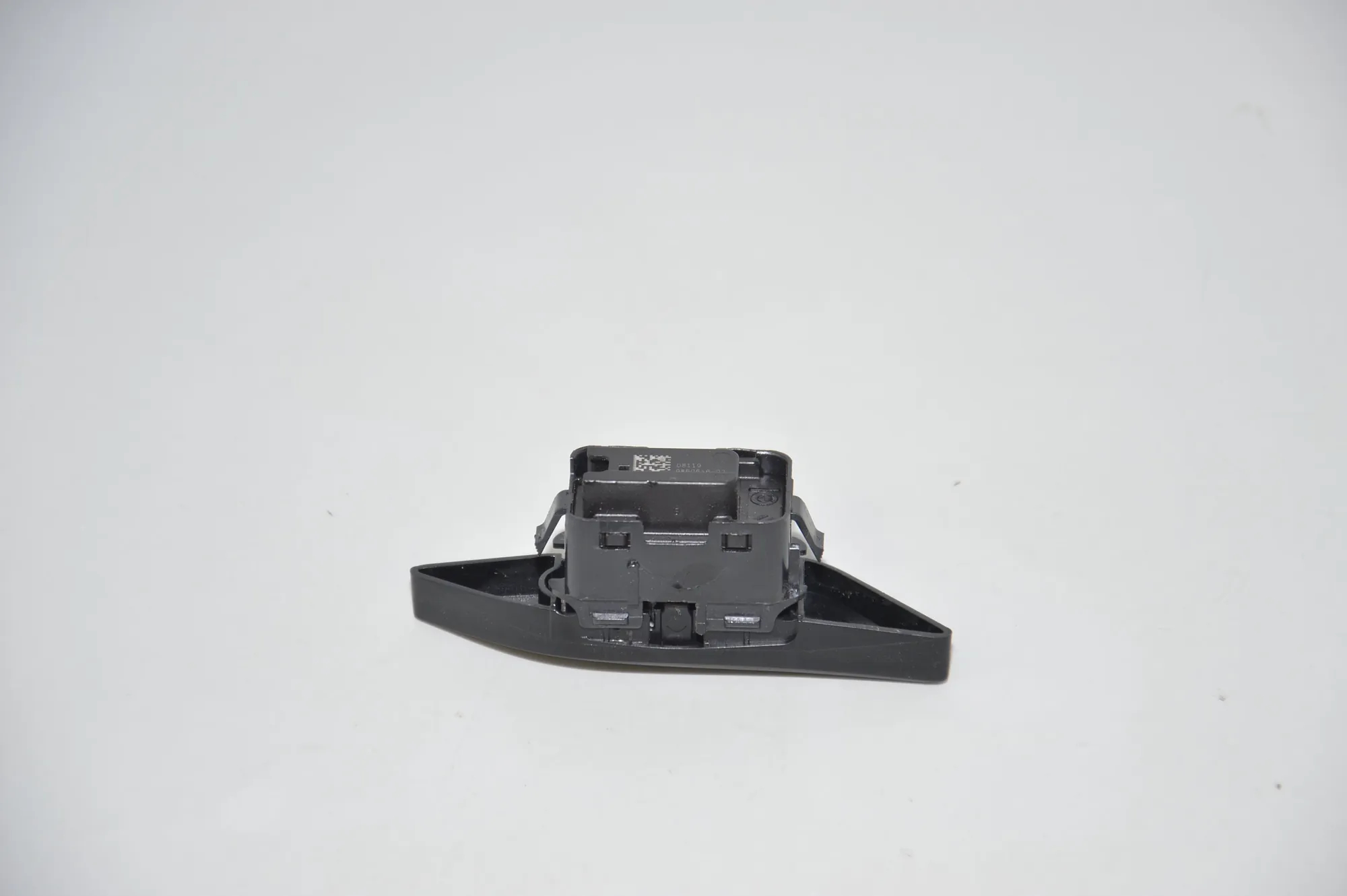 Central Locking Switch – OEM 9860546 · BMW F90 BMW F90 (G30, F90) M5 2018 – 5