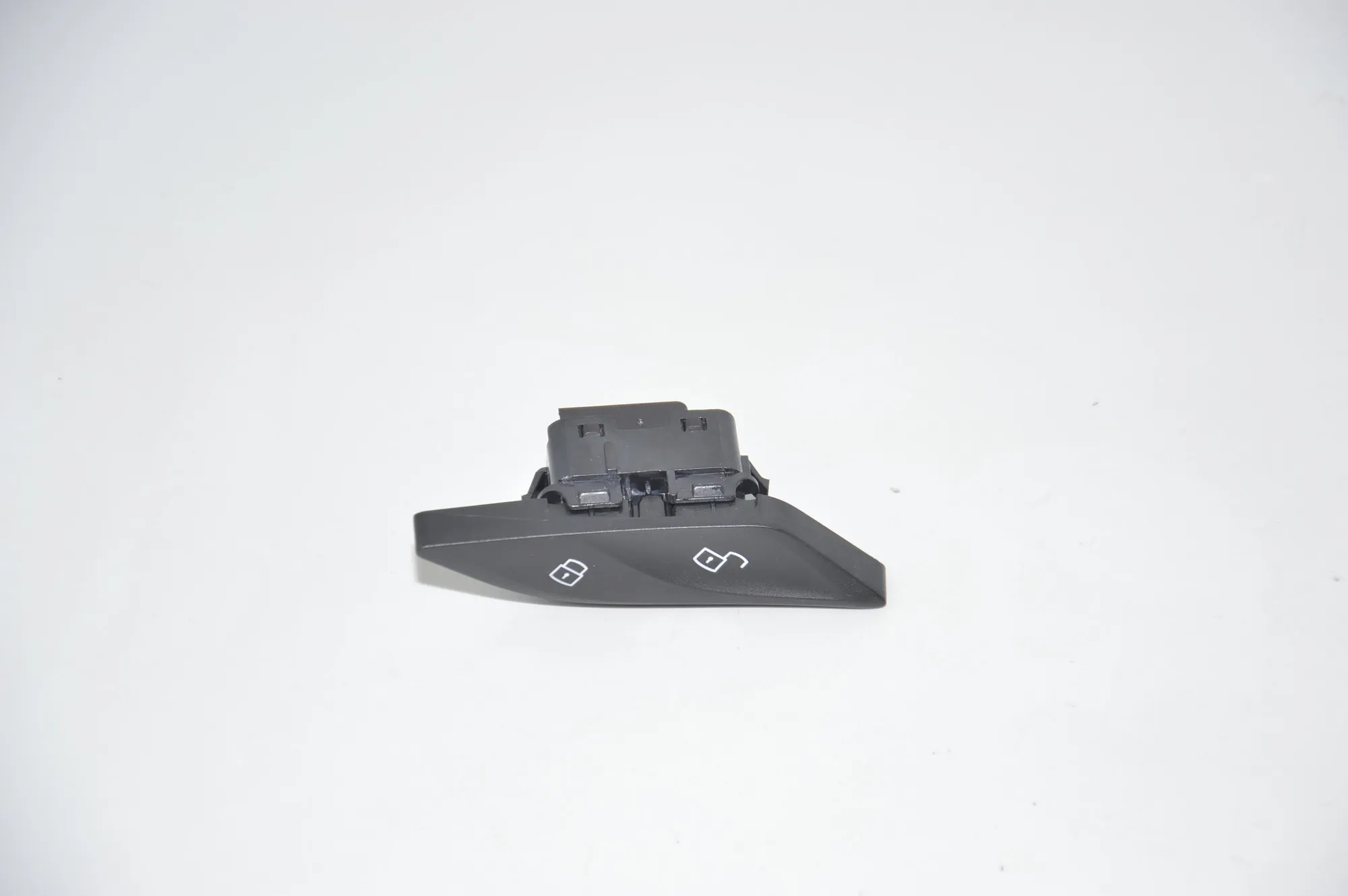 Central Locking Switch – OEM 9860545 · BMW F90 BMW F90 (G30, F90) M5 2018