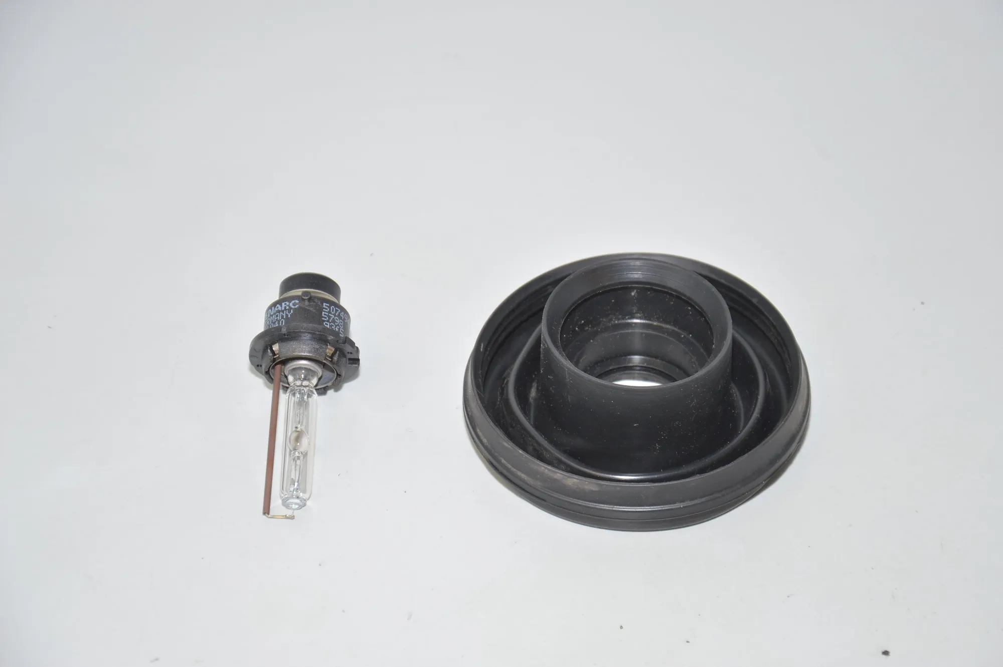 Xenon Bulb – OEM 153739 · BMW 5 Touring (E39) 525 d 2003 – 4
