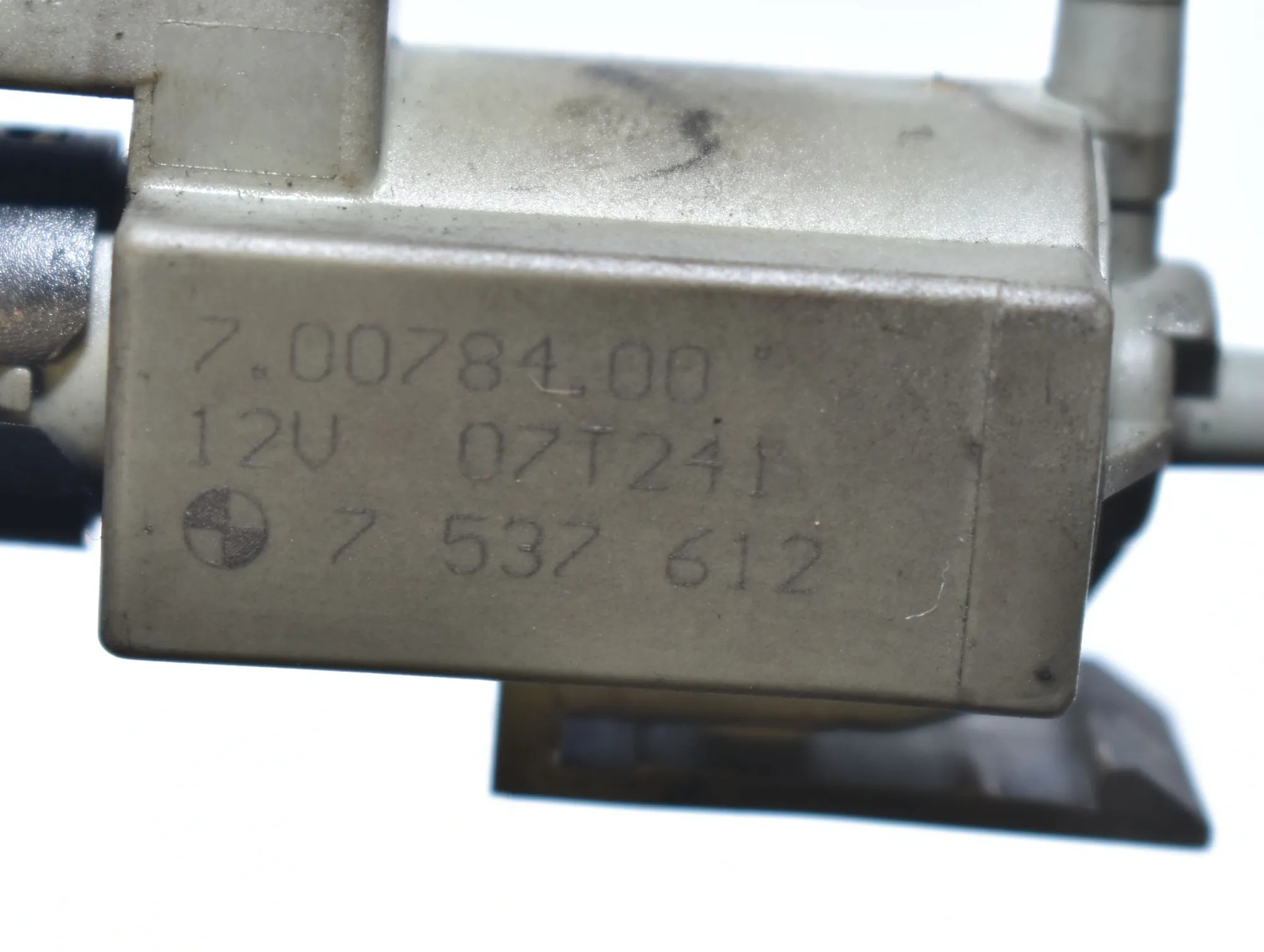 Solenoid Valve – OEM 7537612 · BMW 5 (E60) 520 d 2007 – 4
