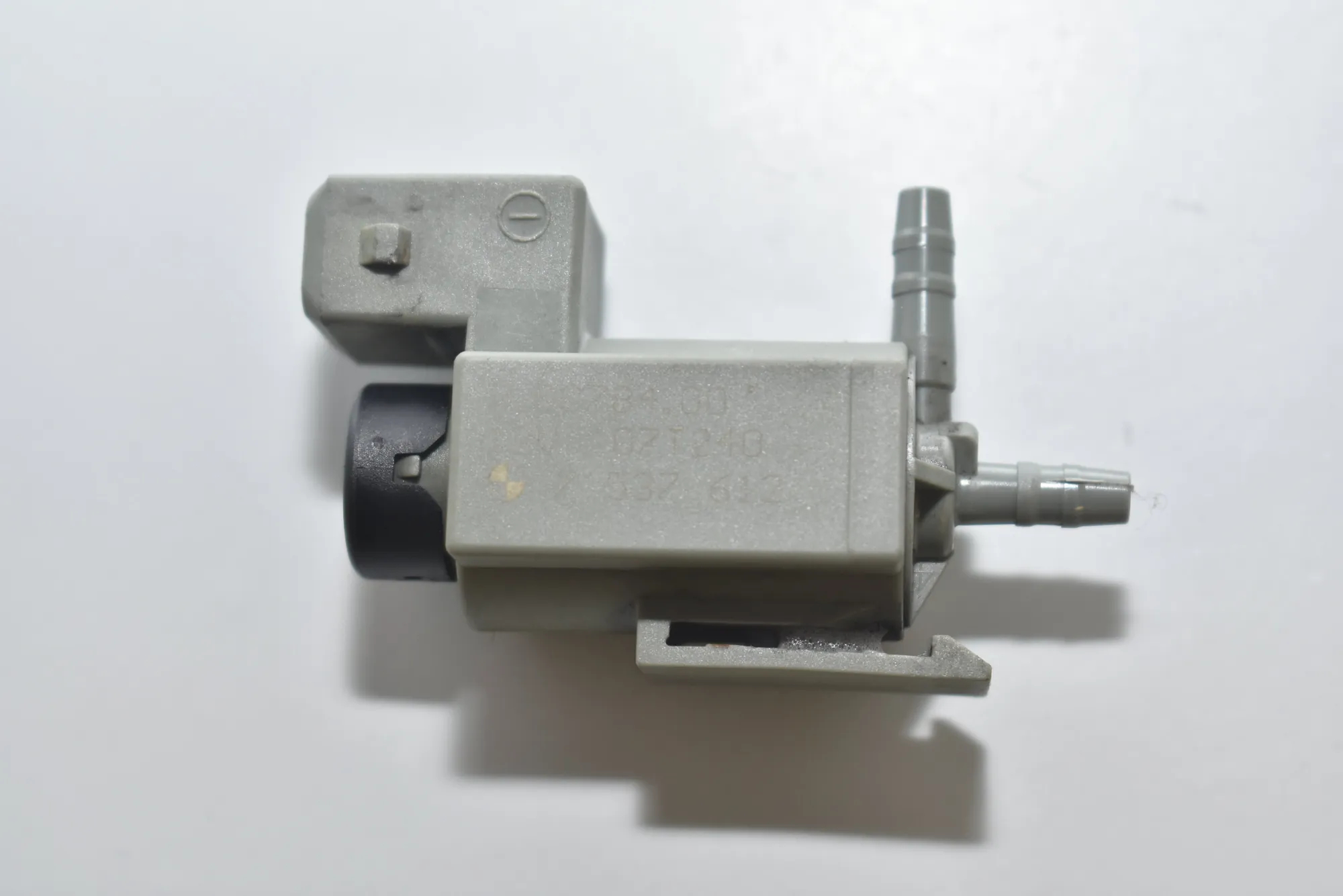 Solenoid Valve – OEM 7537612 · BMW 5 (E60) 520 d 2007 – 5