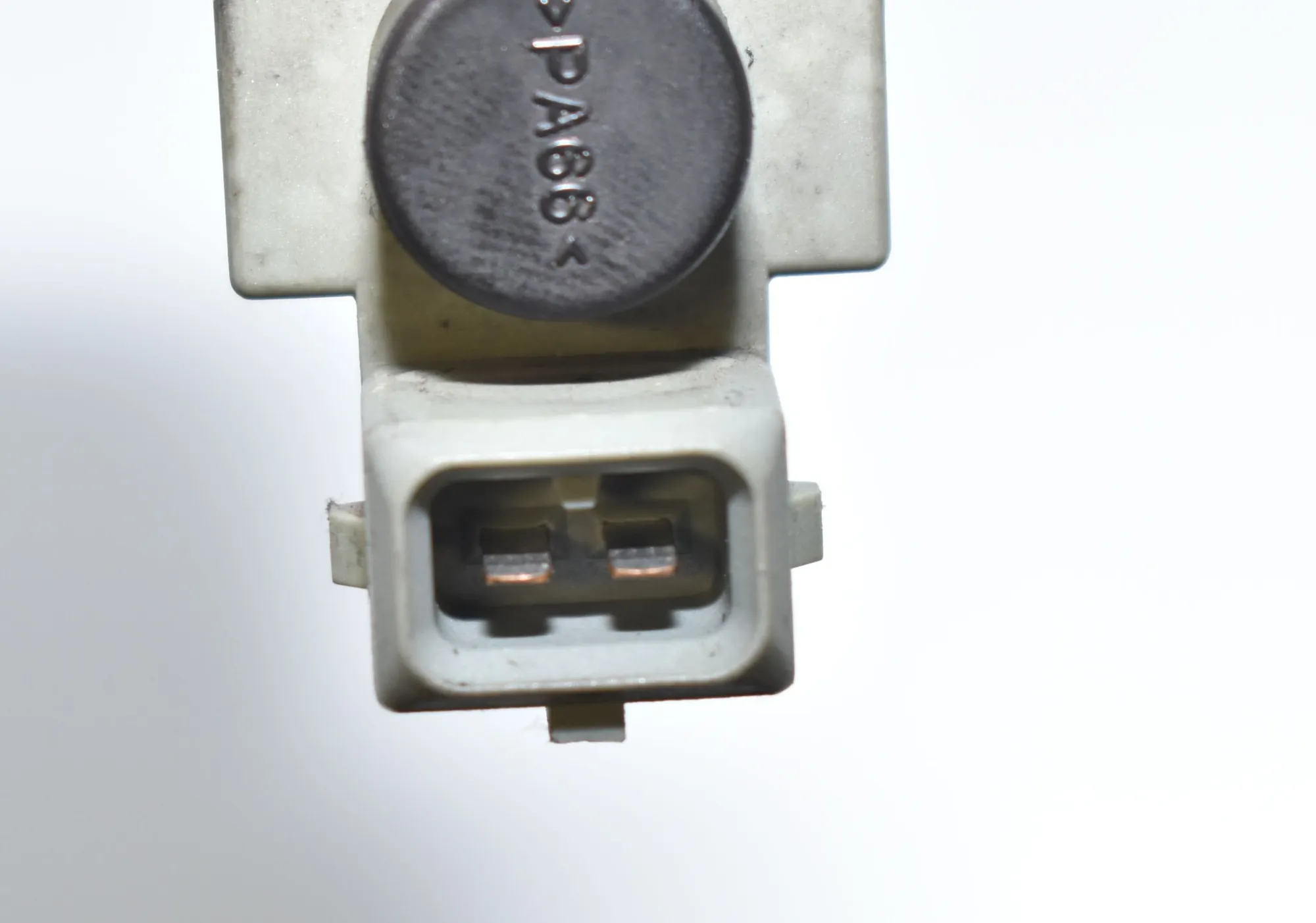 Solenoid Valve – OEM 7537612 · BMW 5 (E60) 520 d 2007 – 4