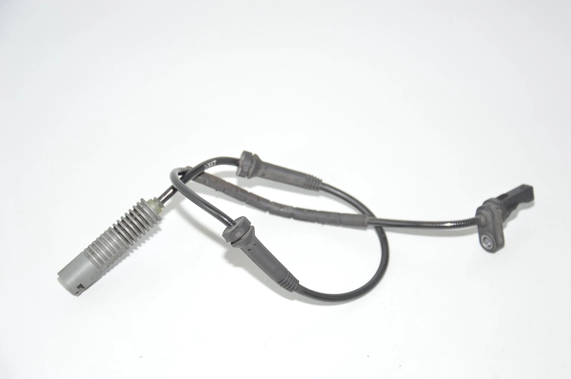 Front Right ABS Sensor – OEM 6762465 · BMW 3 (E90) 320 d 2010