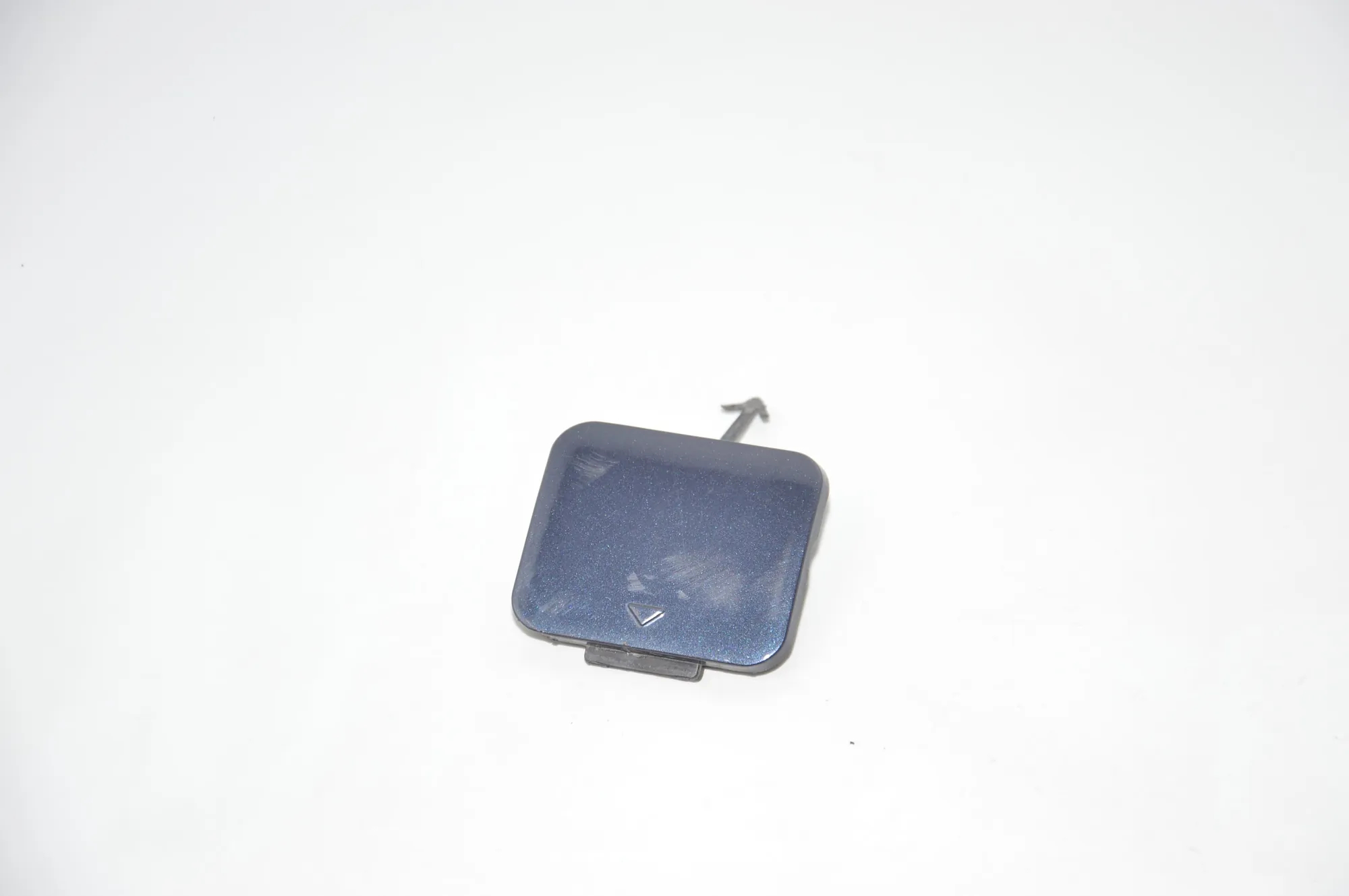 Front Bumper Tow Eye Cover – OEM 8159353 · BMW 5 Touring (E39) 525 d 2003