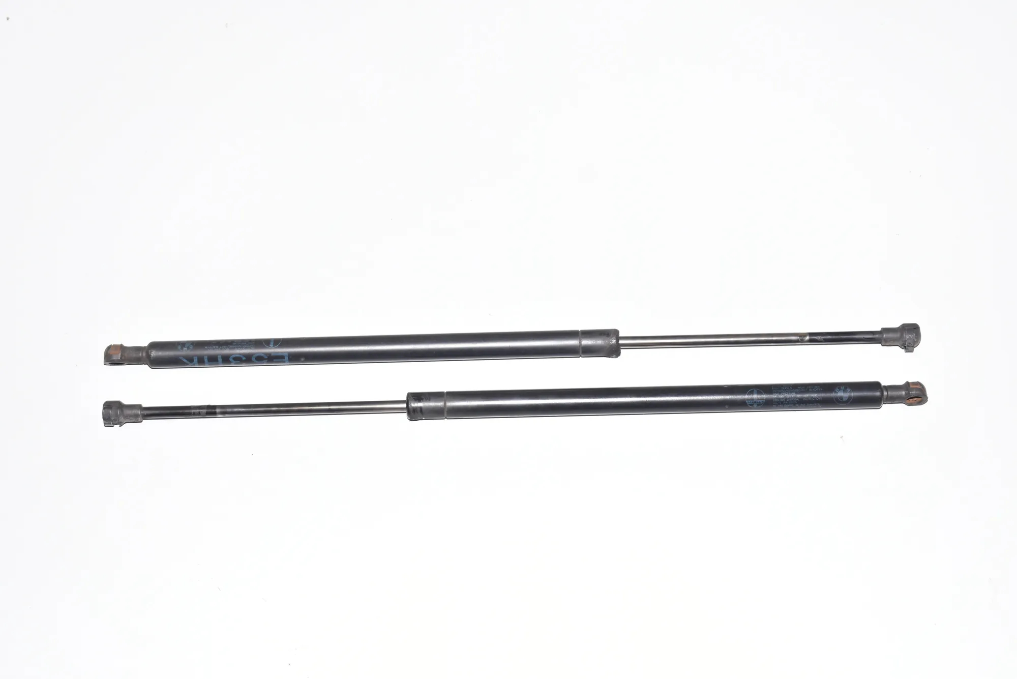Right Side Tailgate Gas Strut – OEM 8402405 · BMW X5 (E53) 3.0 d 2004 – 2