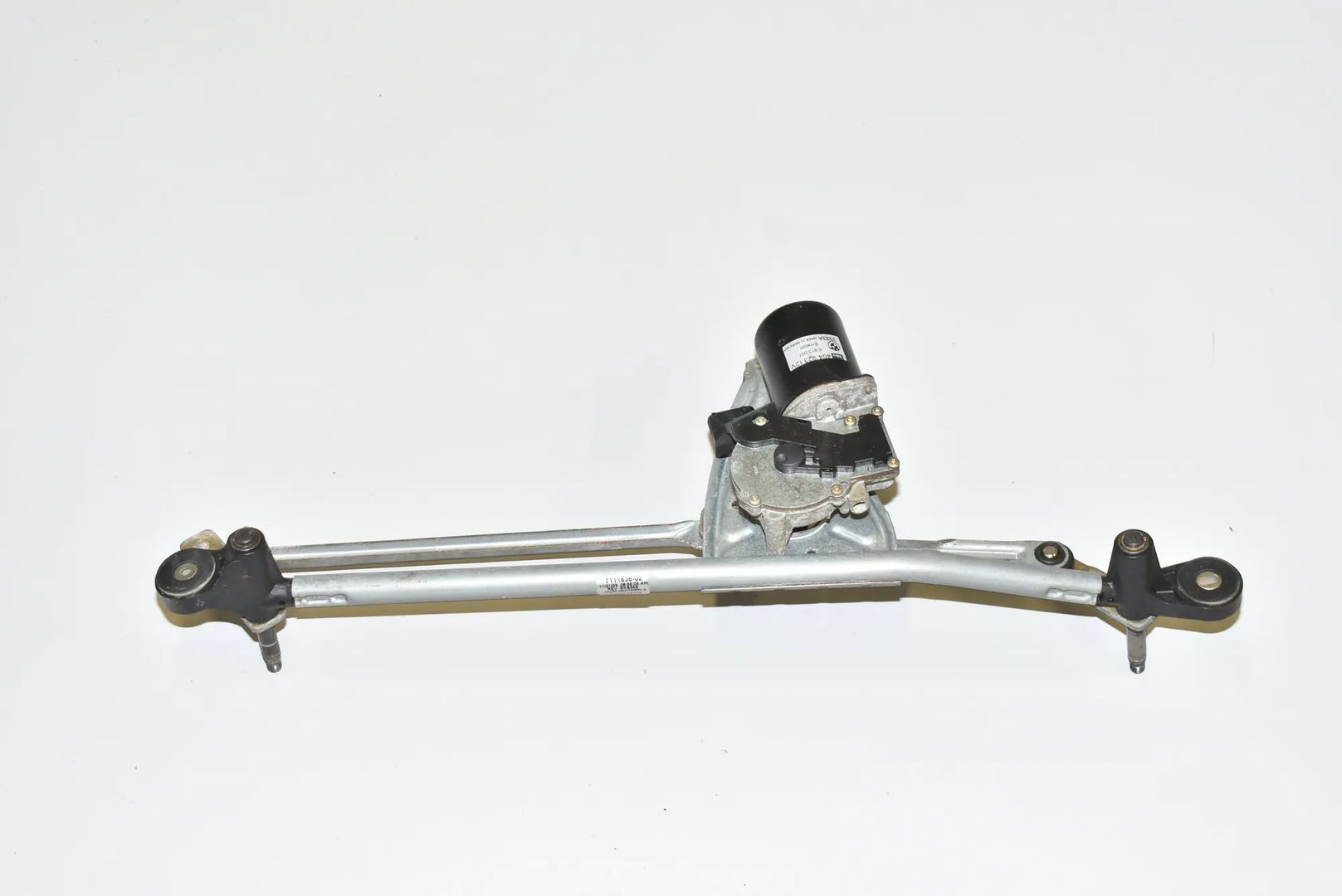 Front Windshield Wiper Mechanism – OEM 6913007 · BMW X5 (E53) 3.0 d 2004