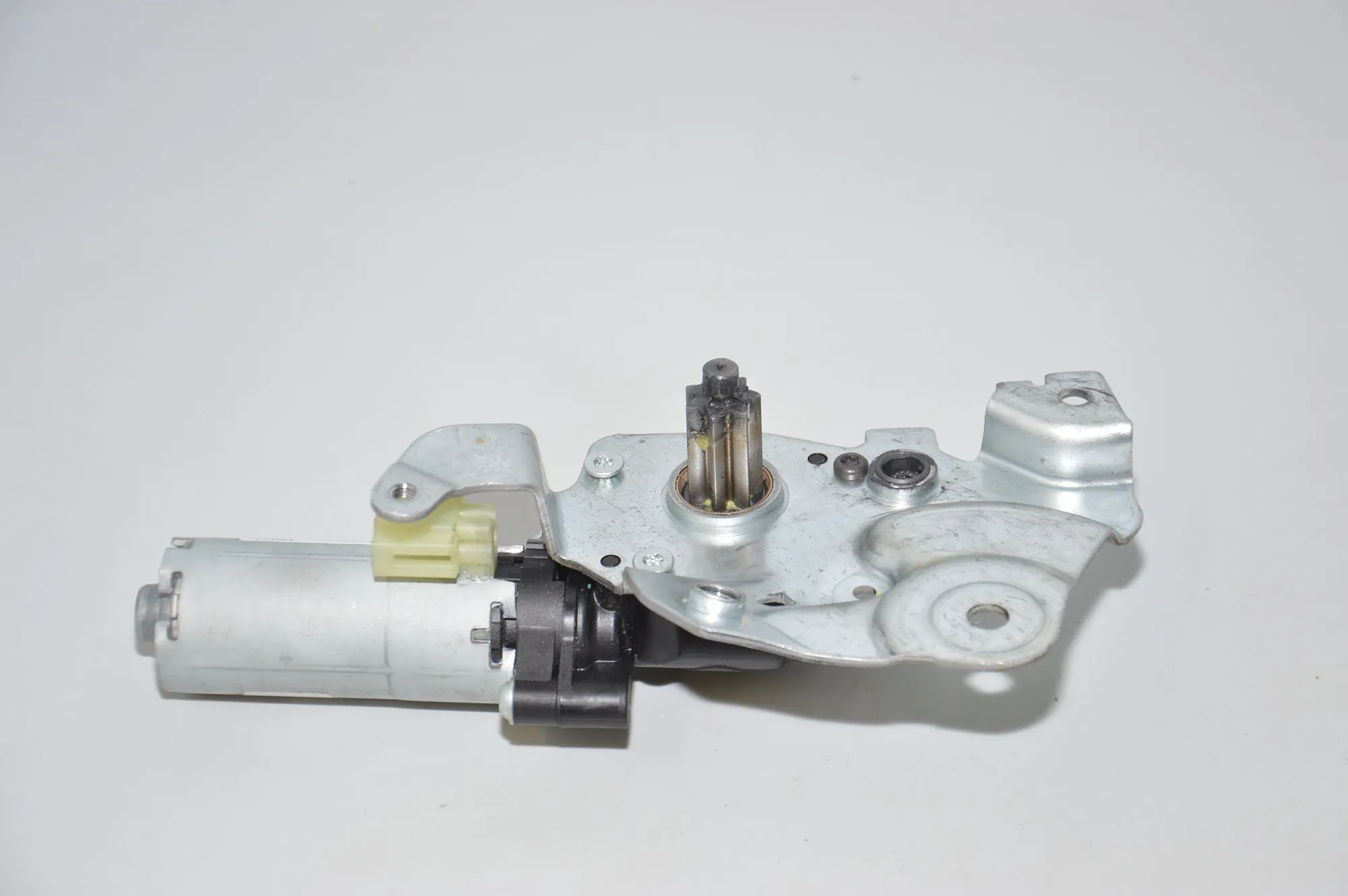Front Left Seat Control Motor – OEM 1712403 · BMW 4 Gran Coupe (F36) 430 d 2017 – 2
