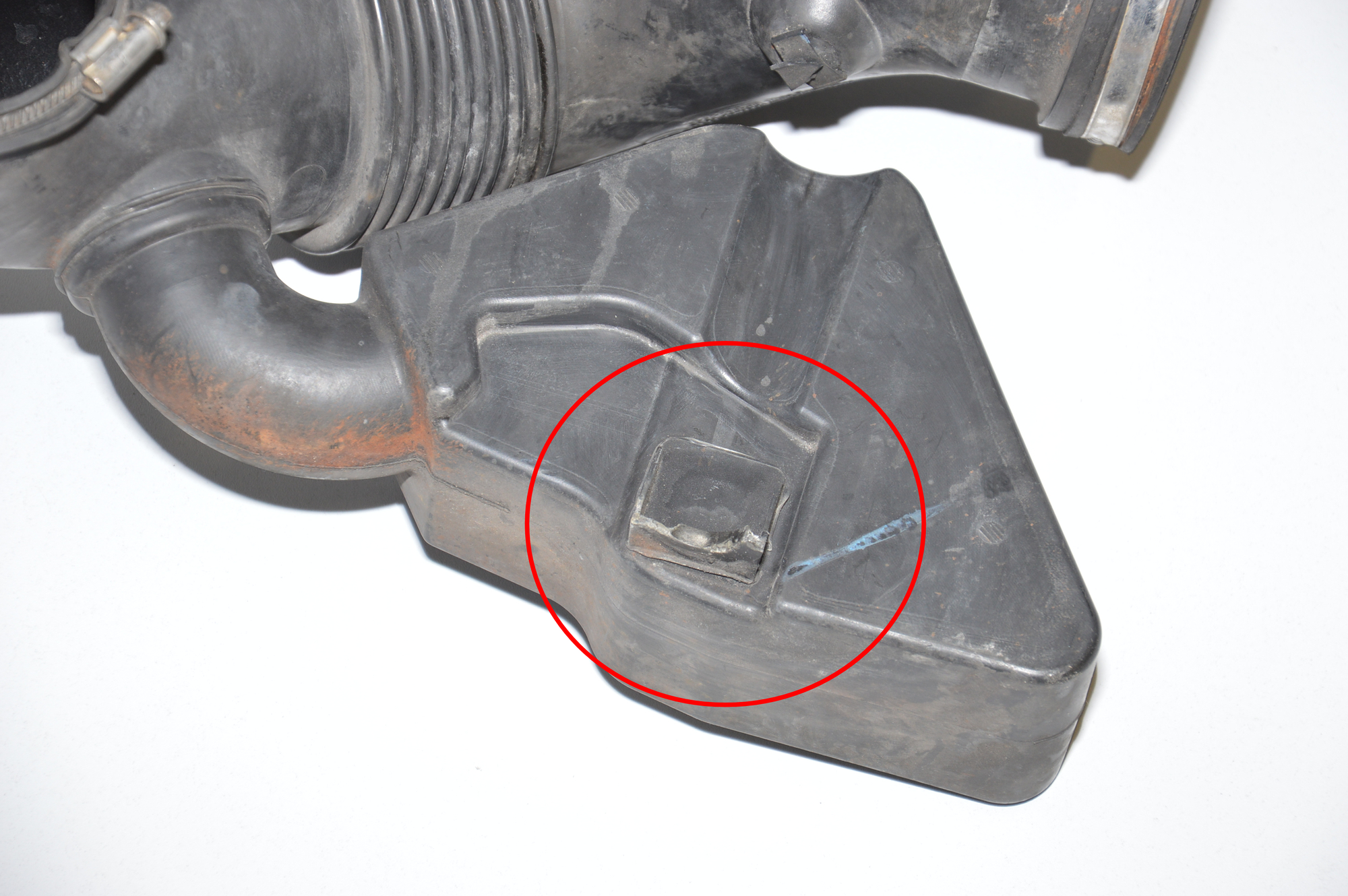 Intake Resonator – OEM 1438285 · BMW X5 (E53) 4.6 is 2002 – 5