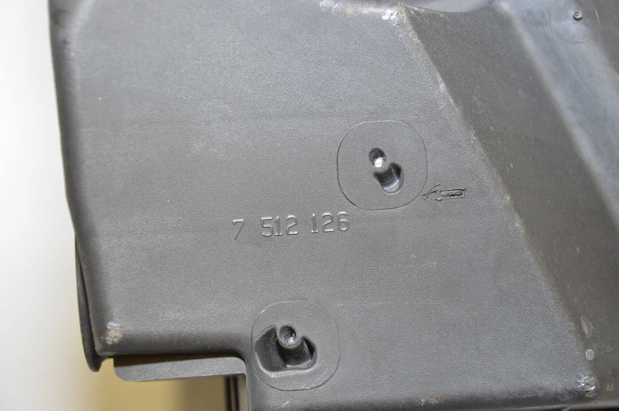 Air Filter Box – OEM 7512126 · BMW X5 (E53) 4.6 is 2002 – 6