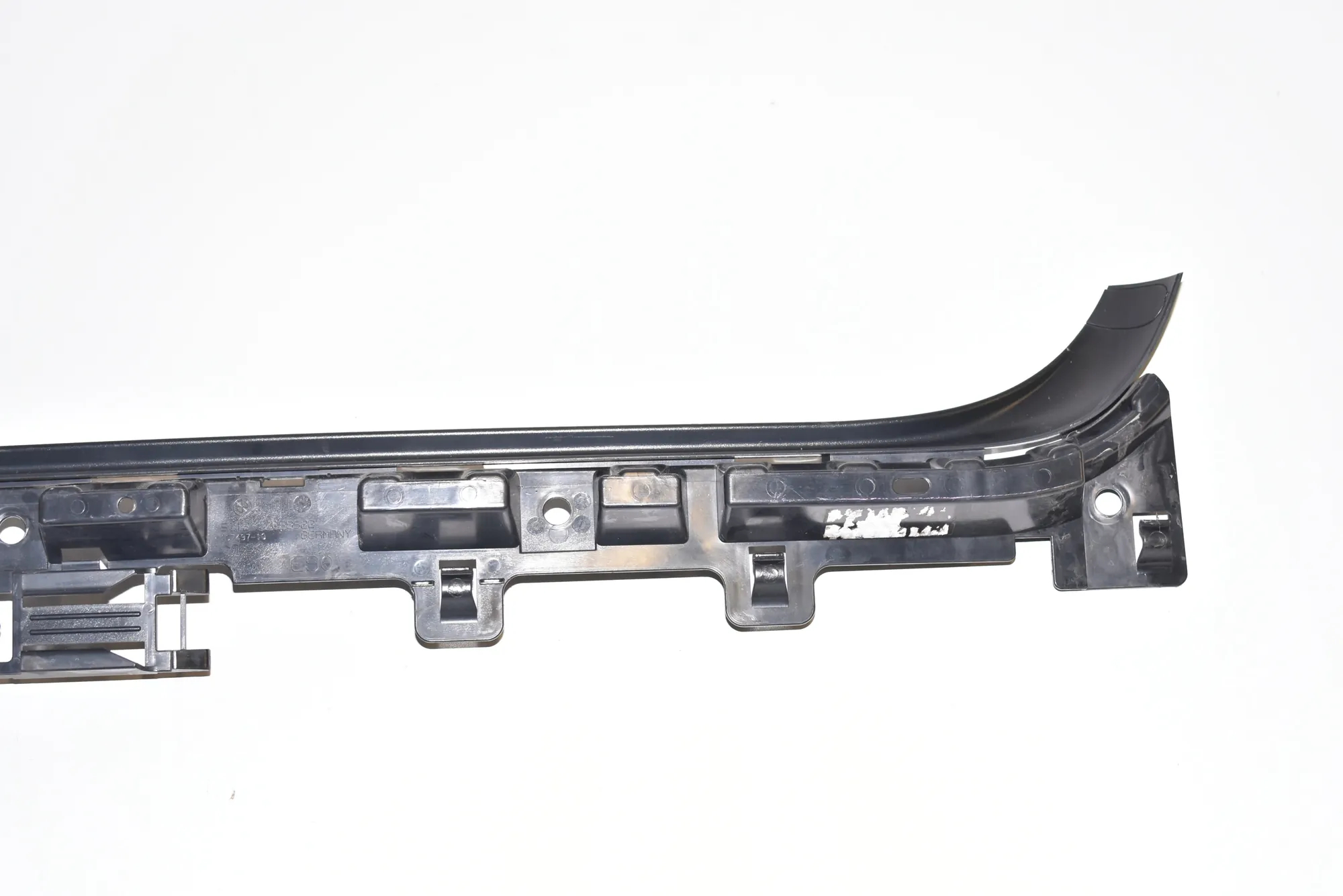 Rear Bumper Middle Bracket – OEM 7058522 · BMW 3 (E90) 320 d 2010 – 2