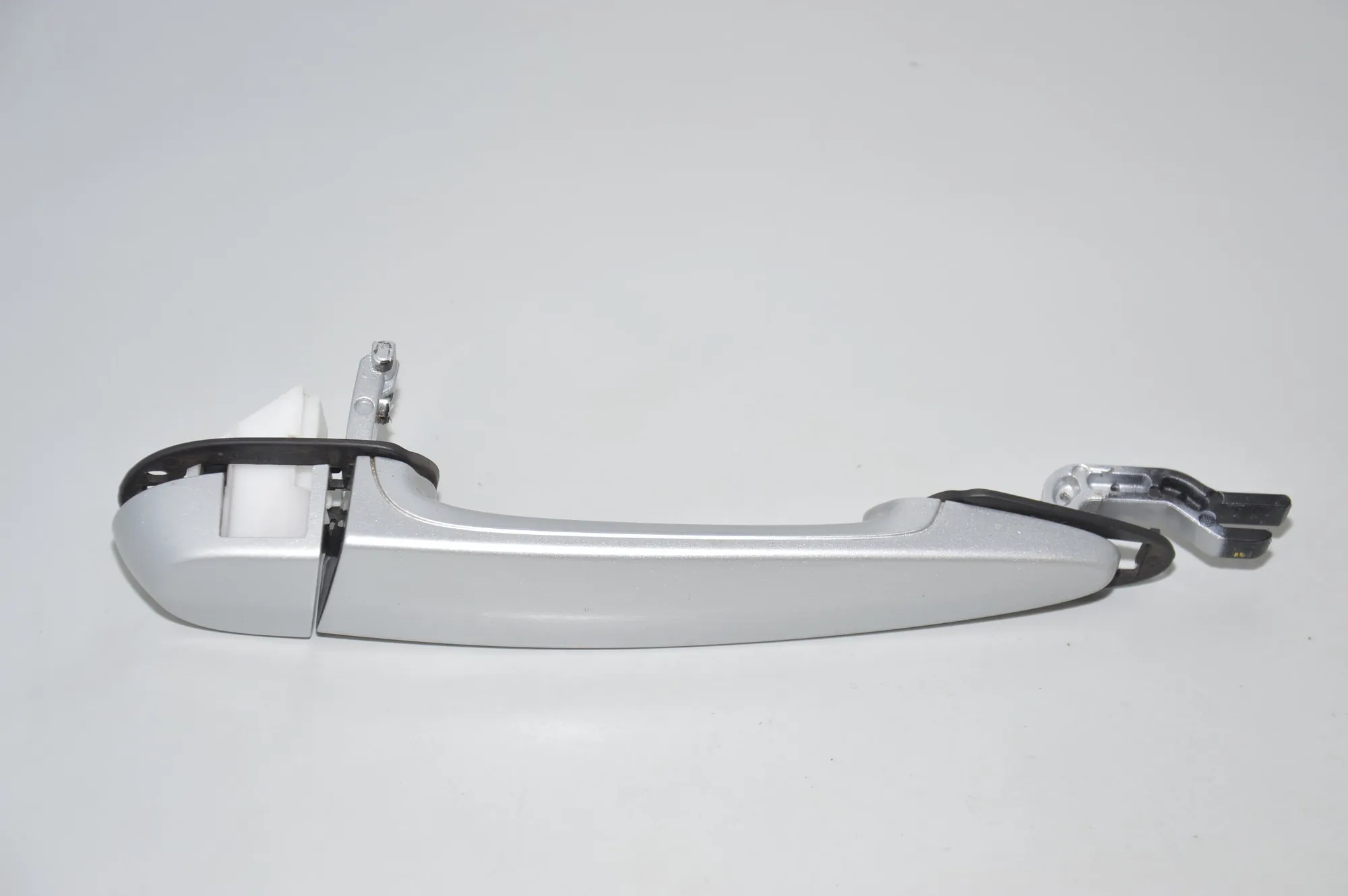 Front Left Door Exterior Handle · BMW 3 (E90) 320 d 2010