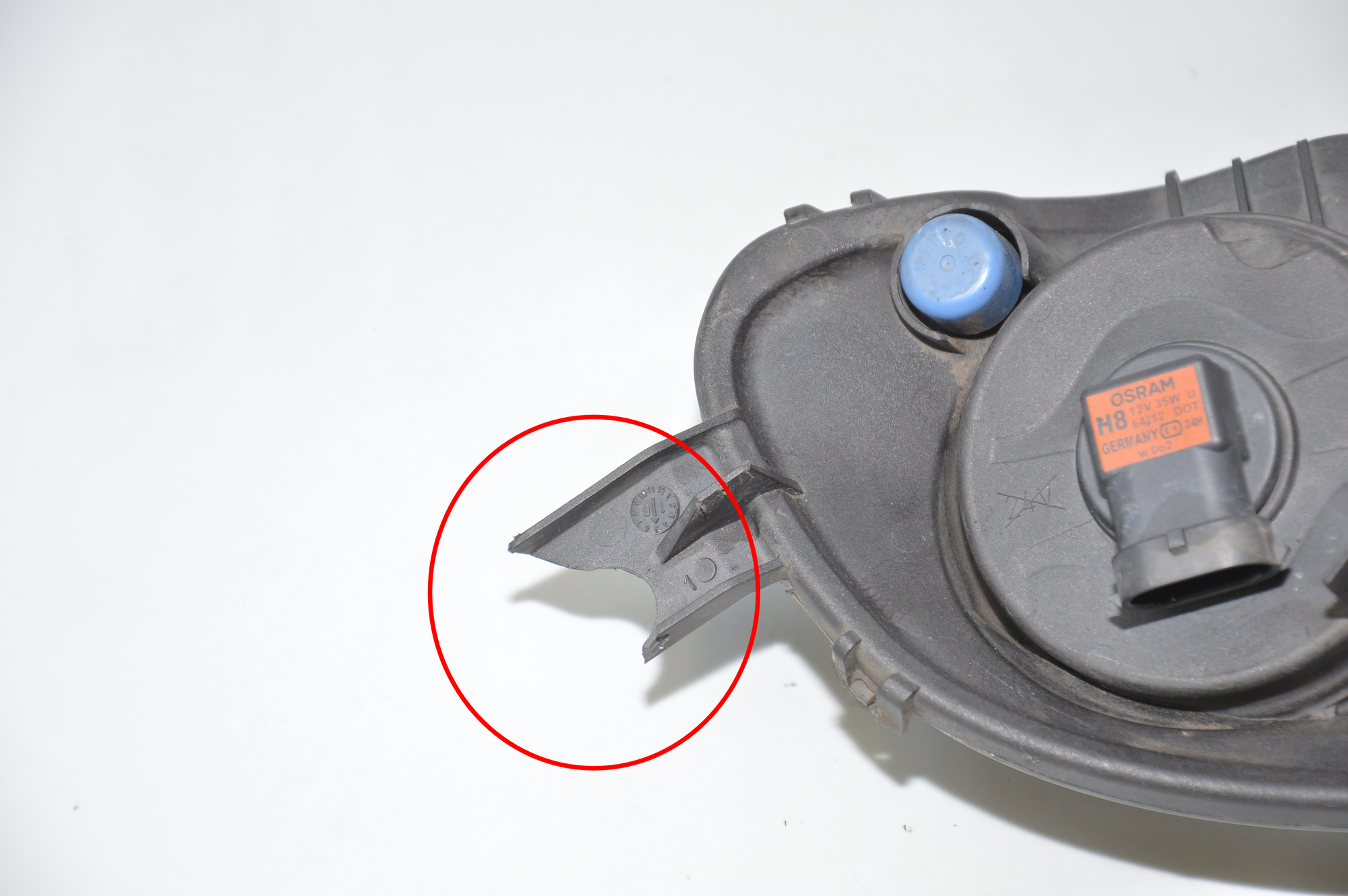 Front Left Fog Light – OEM 170037-01 · BMW 3 (E90) 320 d 2010 – 9