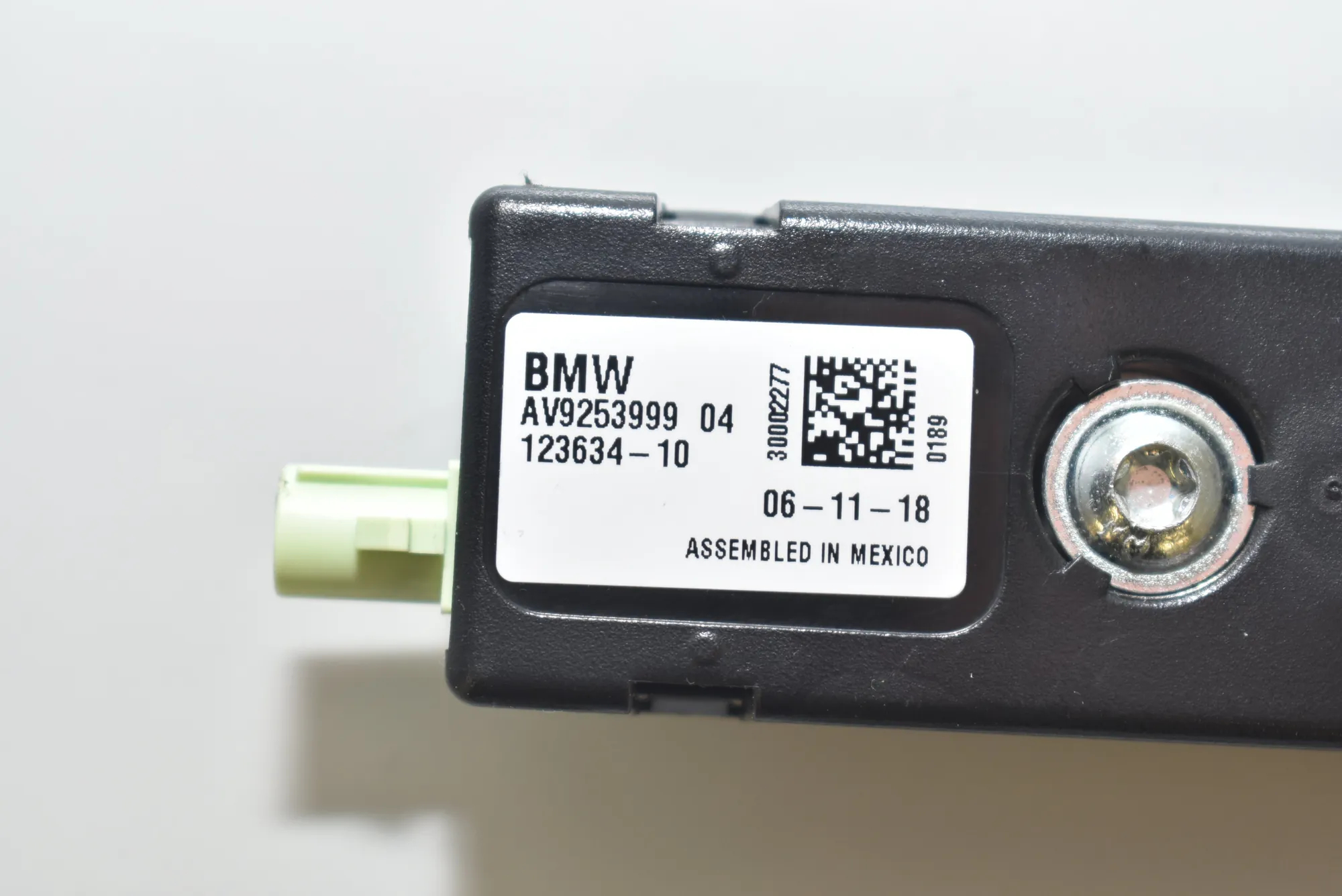 Antenna – OEM 9253999 · BMW i3 (I01) Electric 2019 – 4