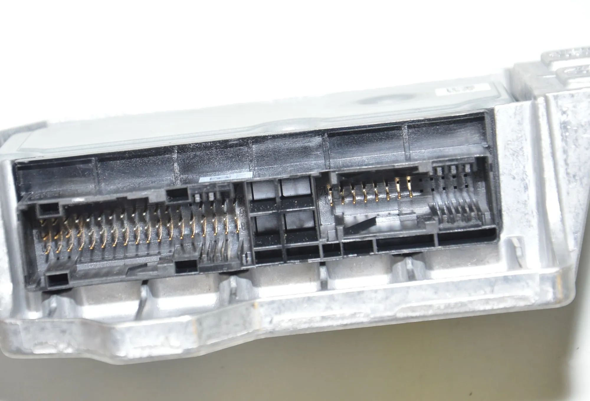 SRS Control Unit – OEM 0285010070 · BMW 3 (E90) 320 d 2010 – 6