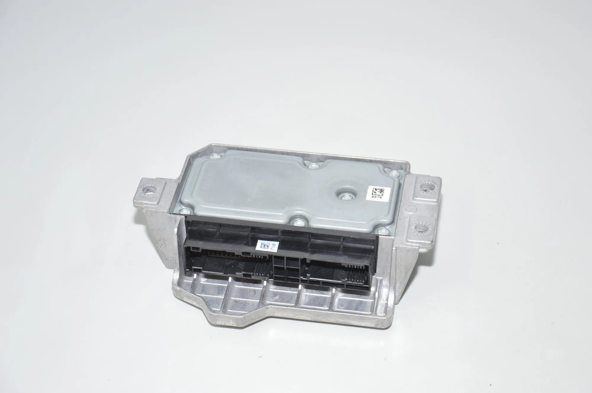 SRS Control Unit – OEM 0285010070 · BMW 3 (E90) 320 d 2010 – 3