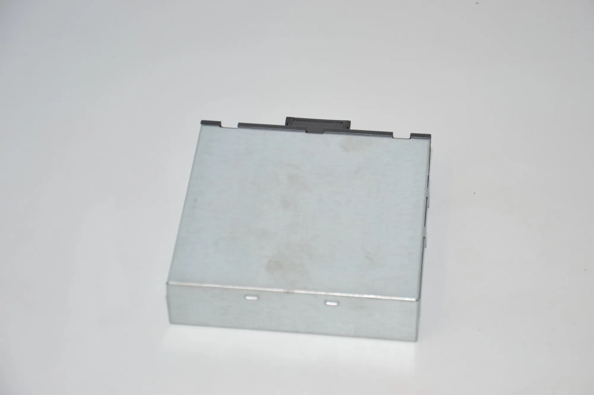 Voltage Control Unit – OEM 9127088 · BMW 3 (E90) 320 d 2010 – 3