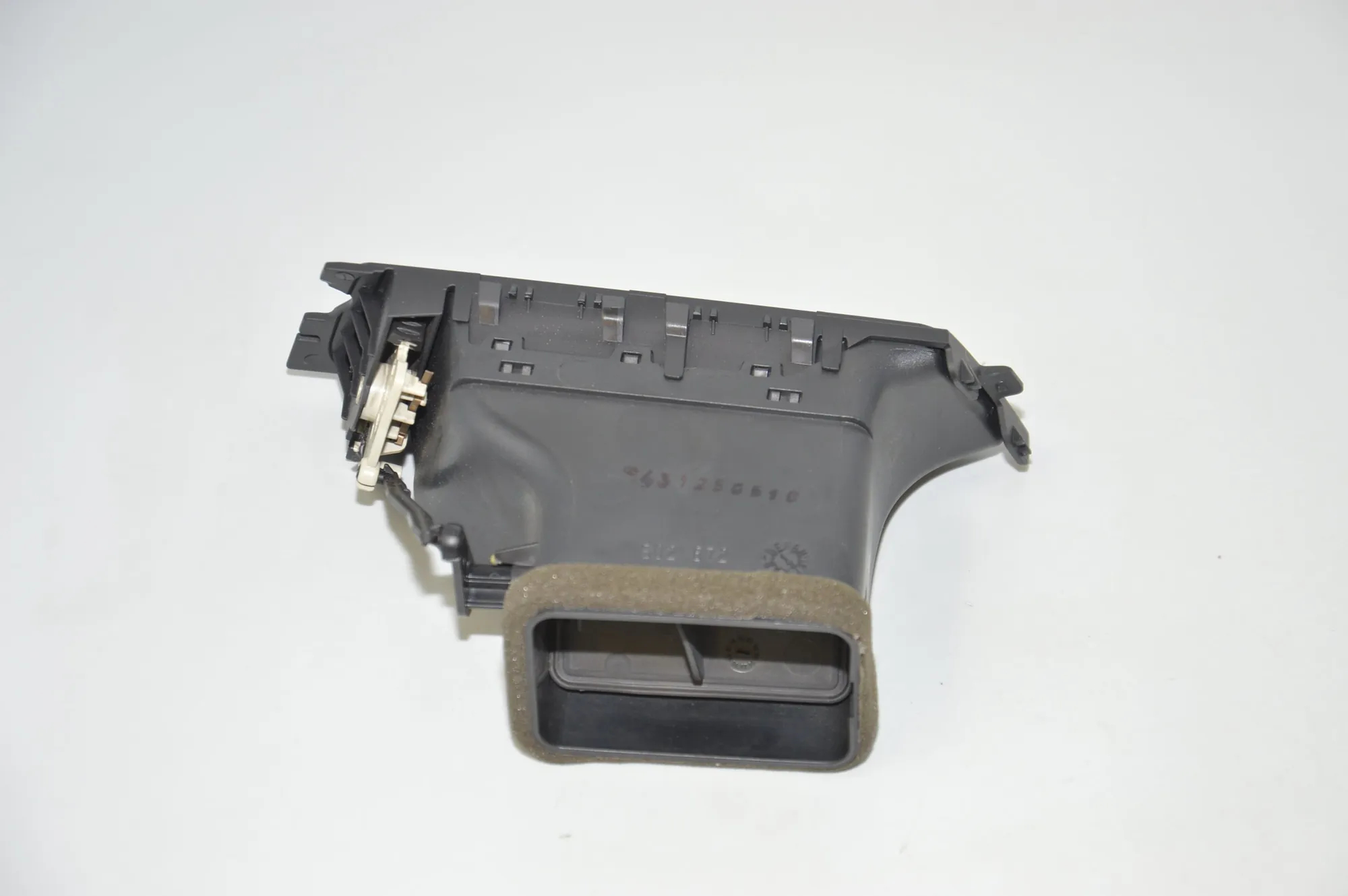 Dashboard Air Vents – OEM 9130466 · BMW 3 (E90) 320 d 2010 – 3