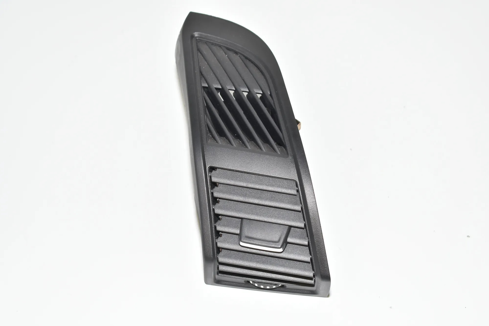 Dashboard Air Vents – OEM 9283003 · BMW i3 (I01) Electric 2019 – 2