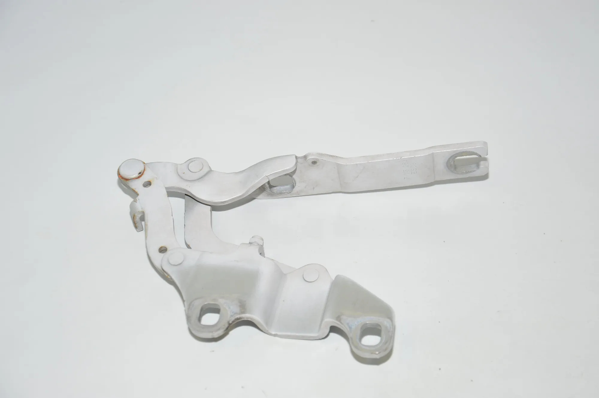 Front Right Bonnet Hinge – OEM 7115264 · BMW 3 (E90) 320 d 2010 – 3