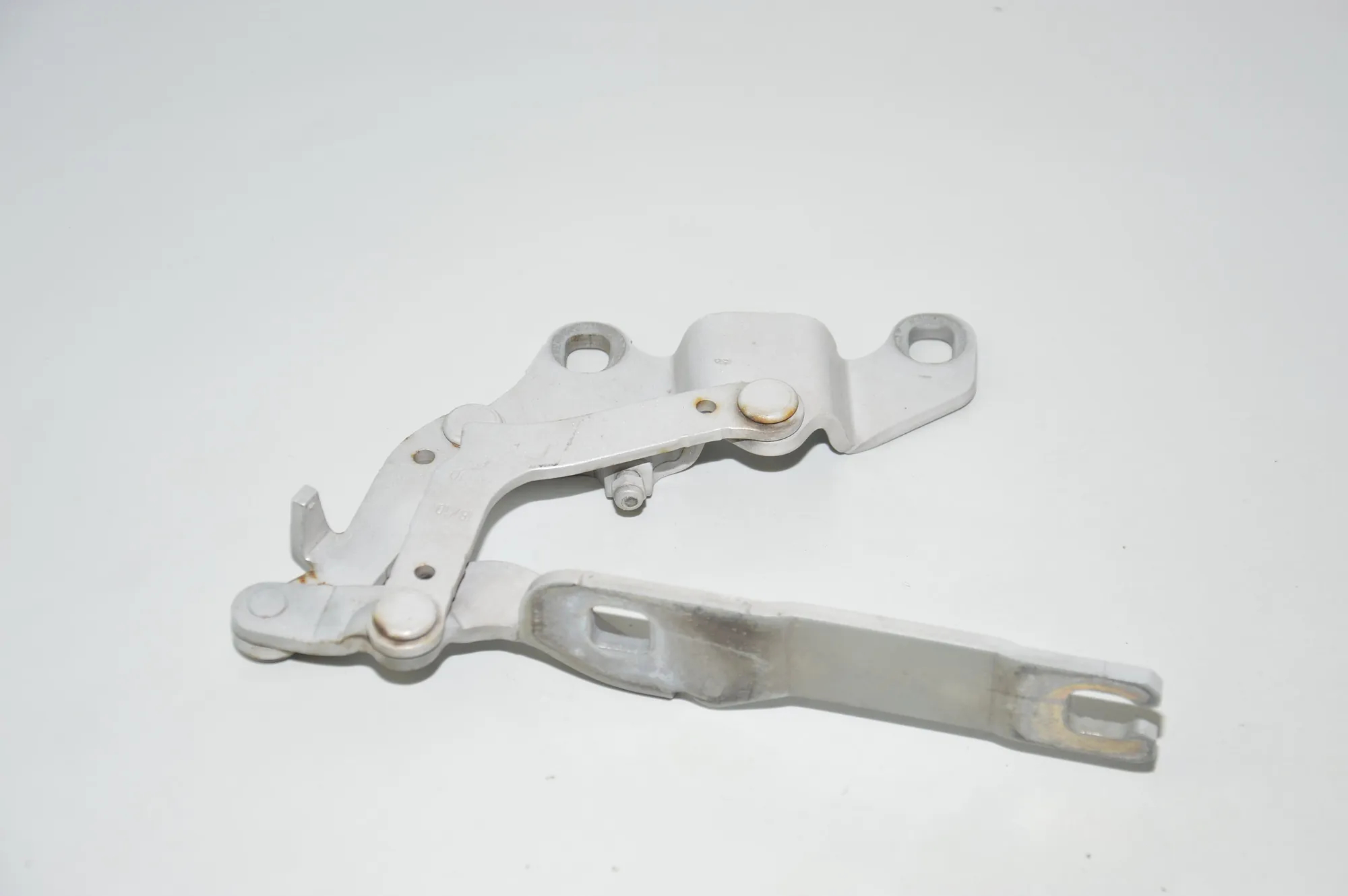 Front Right Bonnet Hinge – OEM 7115264 · BMW 3 (E90) 320 d 2010