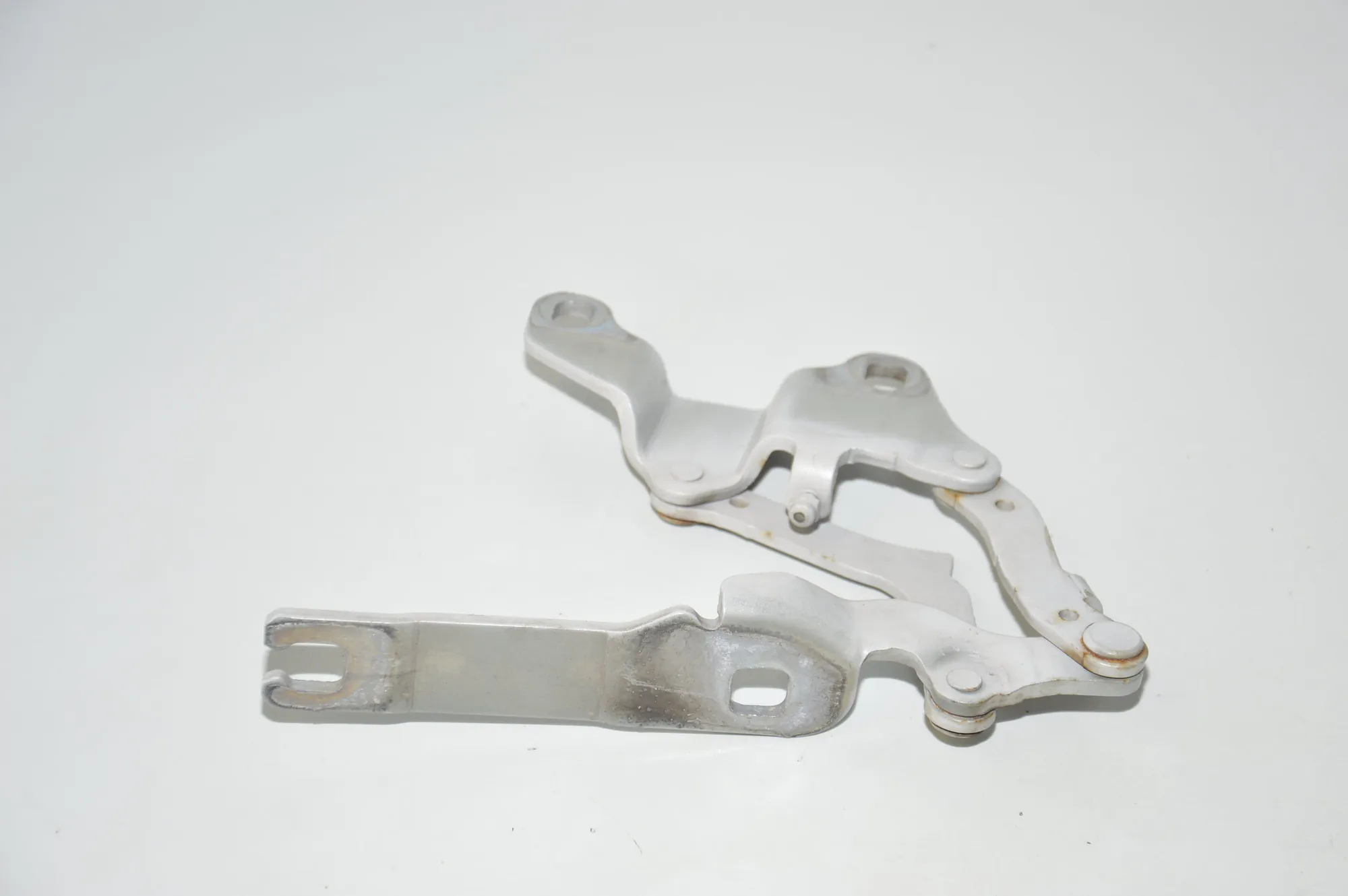 Front Right Bonnet Hinge – OEM 7115264 · BMW 3 (E90) 320 d 2010 – 4