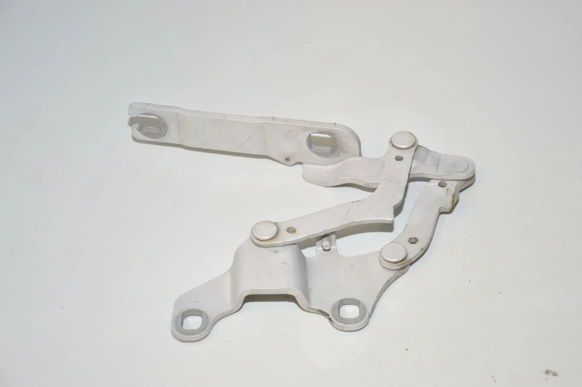 Front Right Bonnet Hinge – OEM 7115264 · BMW 3 (E90) 320 d 2010 – 5