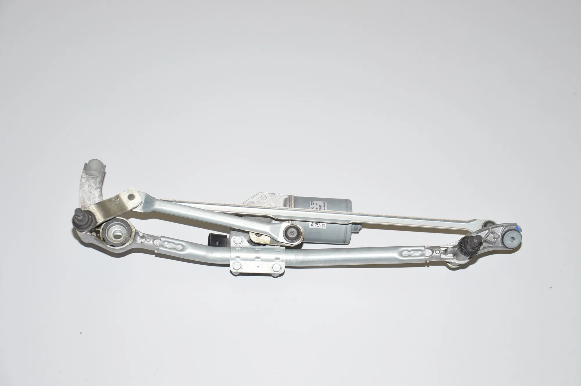 Front Windshield Wiper Mechanism – OEM 7161710 · BMW 3 (E90) 320 d 2010 – 3