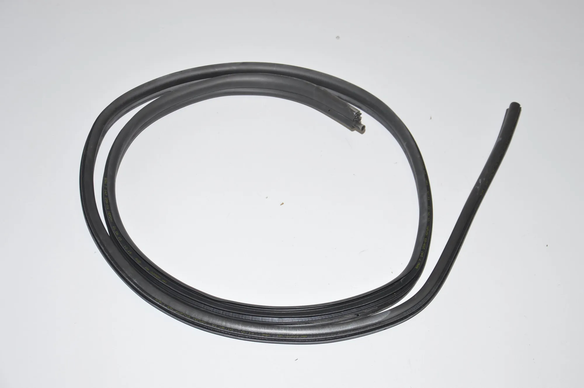 Rear Left Door Seal Rubber – OEM 7247259 · BMW 3 (E90) 320 d 2010 – 2