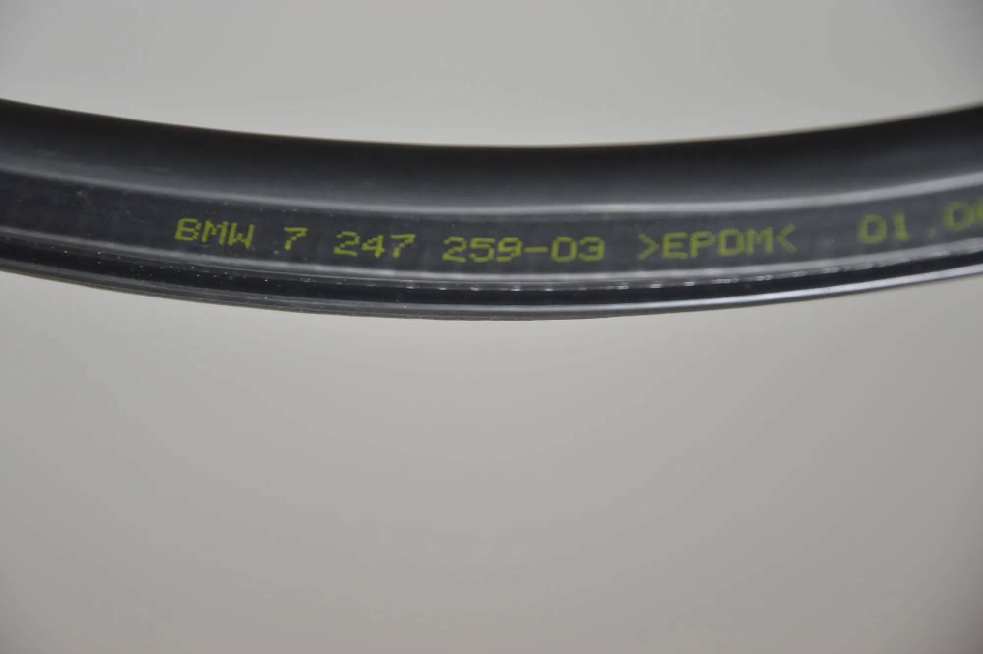 Rear Left Door Seal Rubber – OEM 7247259 · BMW 3 (E90) 320 d 2010 – 5