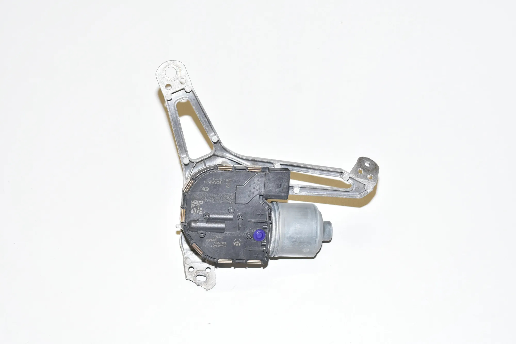 Front Windshield Wiper Mechanism – OEM 7359449 · BMW i3 (I01) Electric 2019 – 2