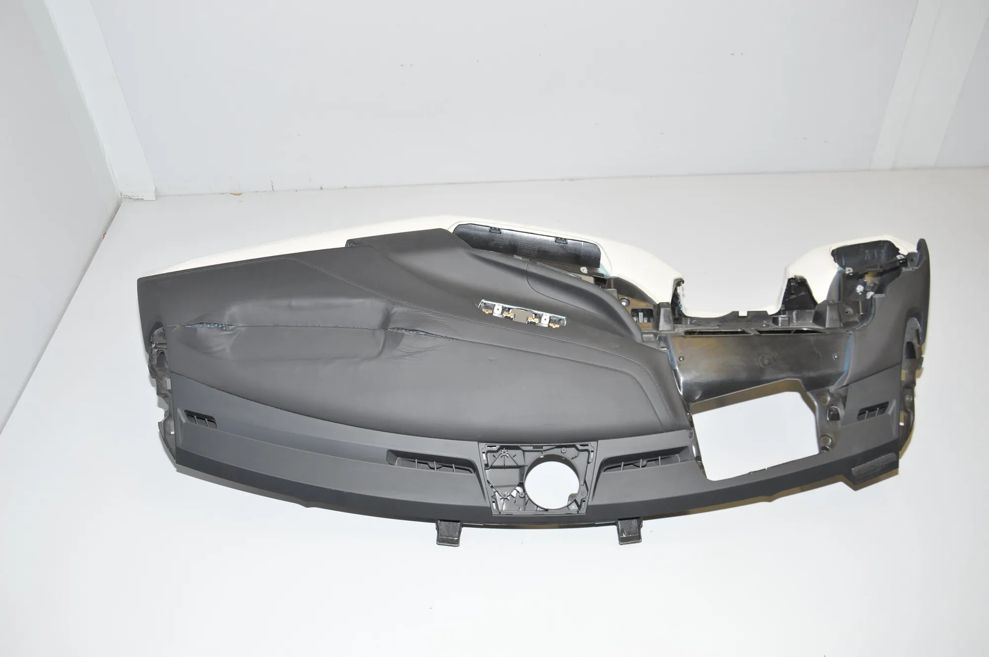 Dashboard – OEM 9309379 · BMW i8 Roadster (I15) BMW i8 Roadster (I15) hybrid 2019 – 7