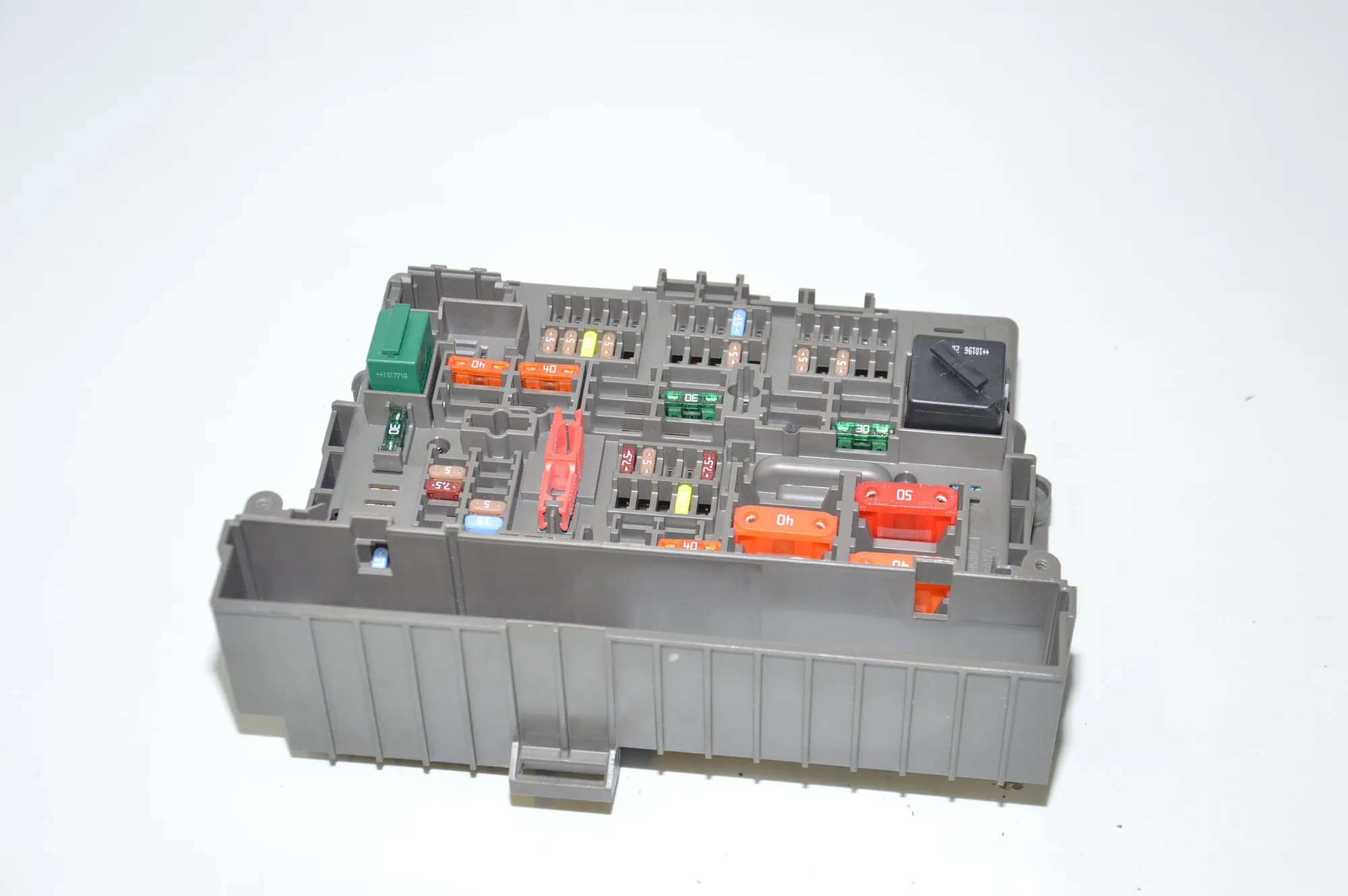Fuse Box – OEM 9119446 · BMW 3 (E90) 320 d 2010 – 2