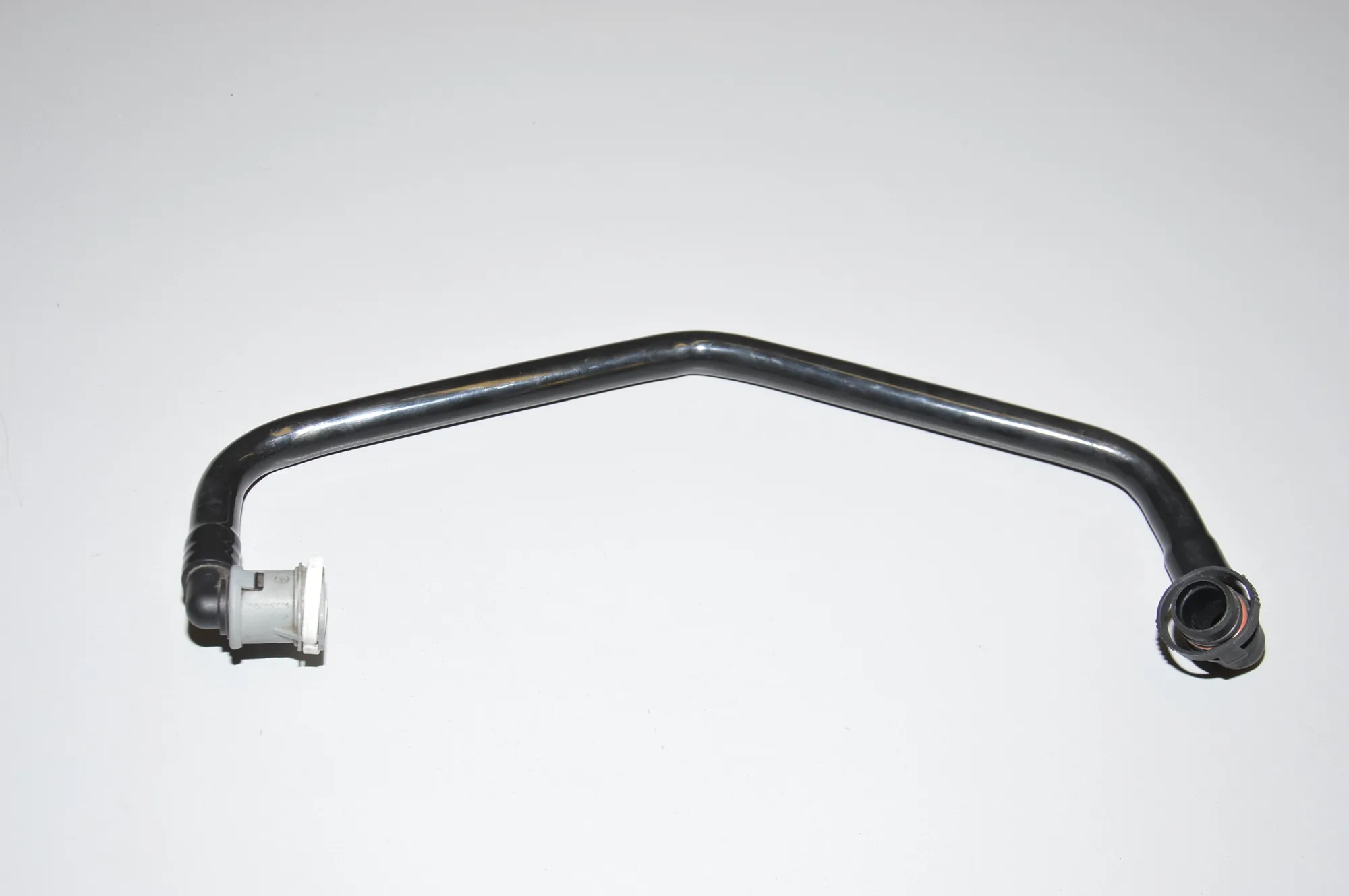 Other tubes – OEM 7339225 · BMW i8 (I12) BMW i8 (I12) hybrid 2015 – 3