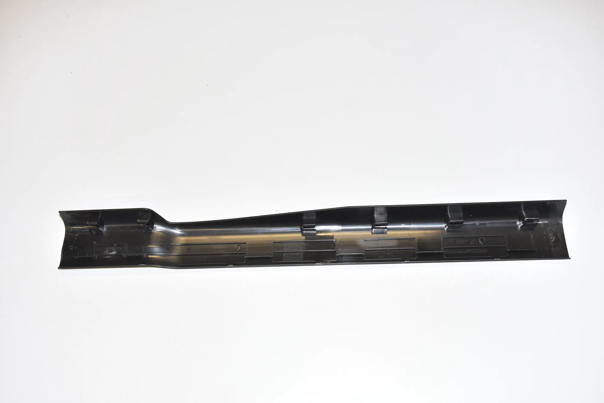 Front Right Interior Step Trim – OEM 7272380 · BMW i3 (I01) Electric 2019 – 3