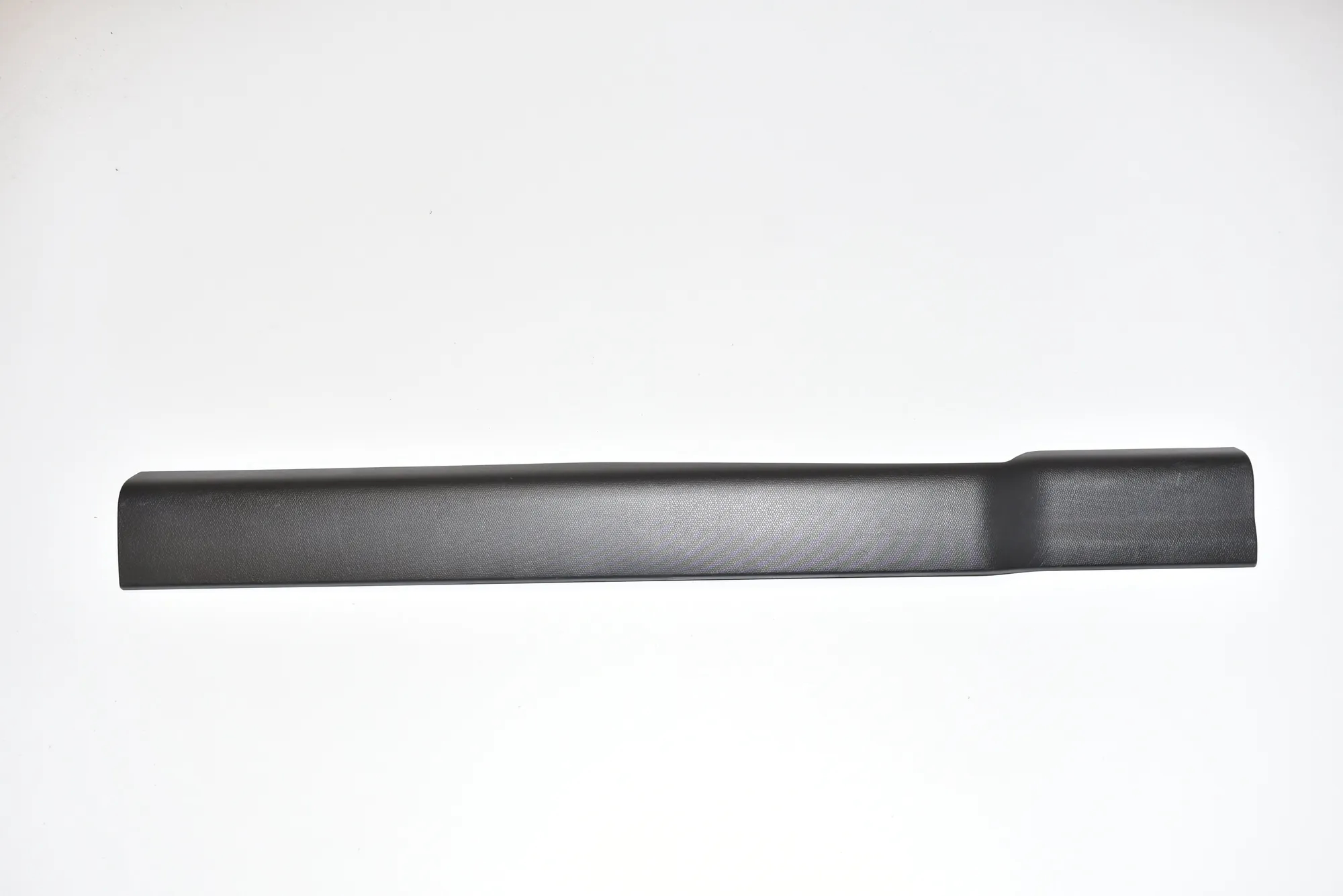 Front Right Interior Step Trim – OEM 7272380 · BMW i3 (I01) Electric 2019
