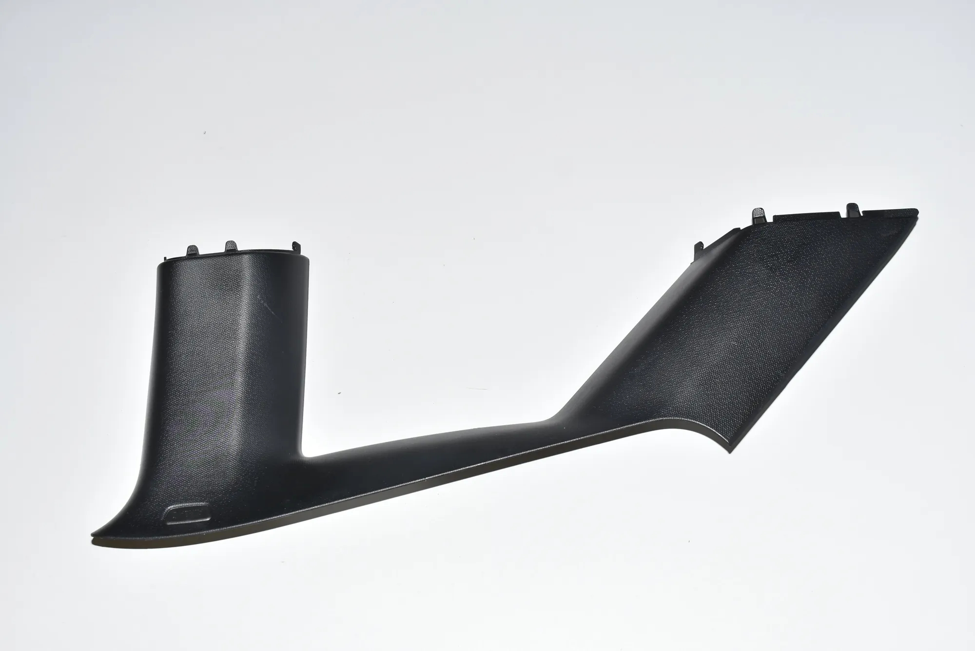 Rear Left Pillar Trim – OEM 7275669 · BMW i3 (I01) Electric 2019 – 2