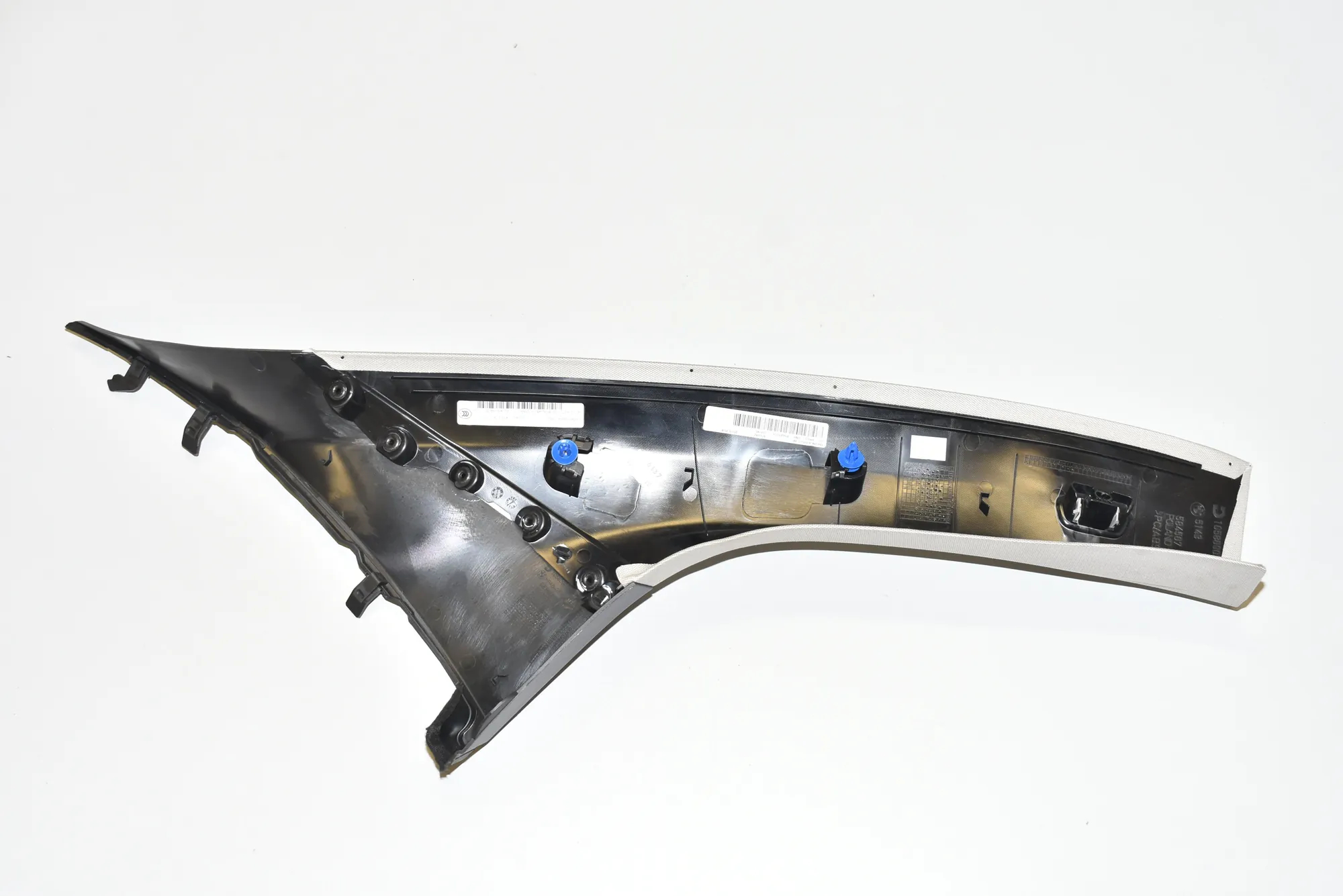 Front Left A Pillar Trim – OEM 7275667 · BMW i3 (I01) Electric 2019 – 4