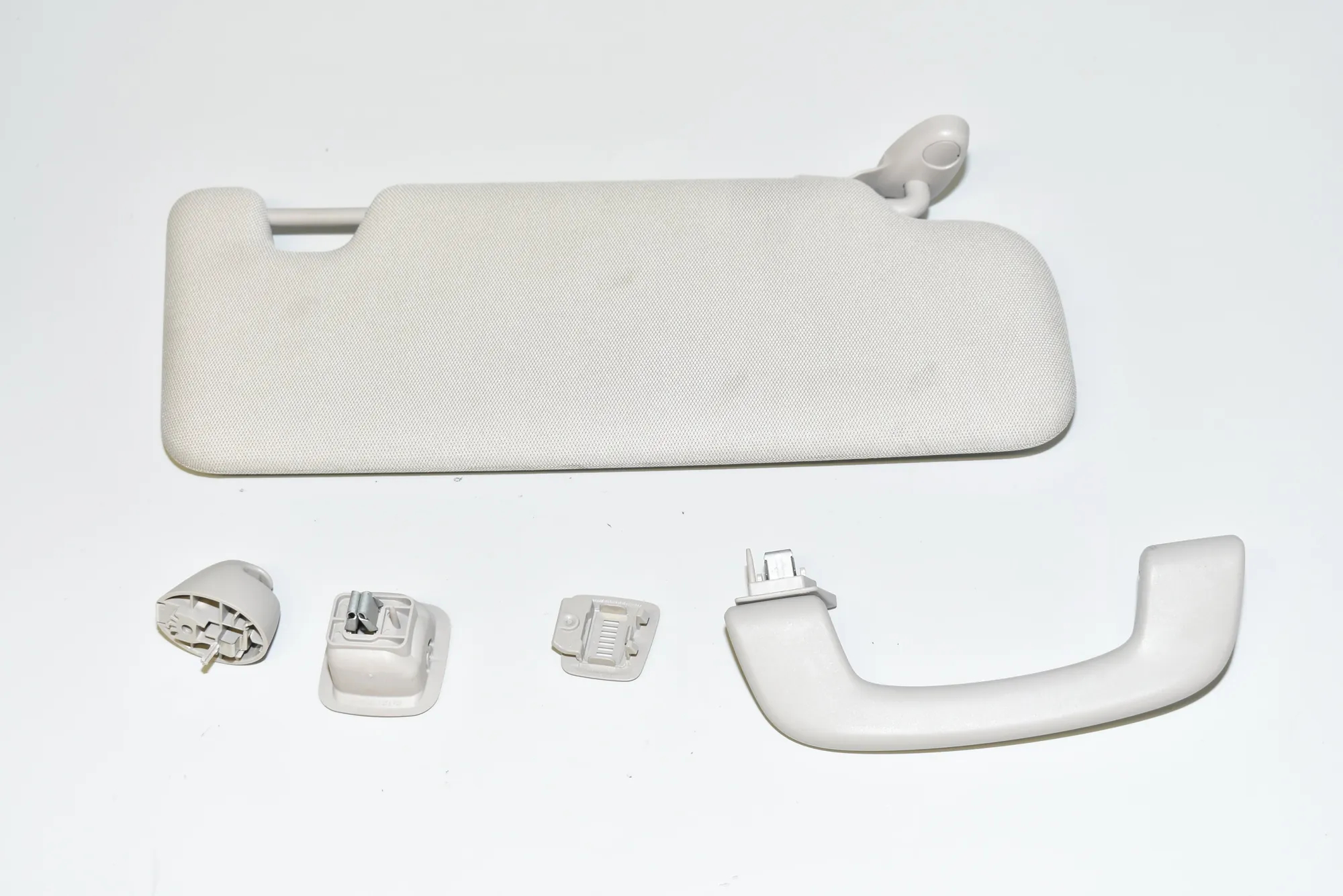 Left Side Sun Visor – OEM 06550719B · BMW i3 (I01) Electric 2019 – 2