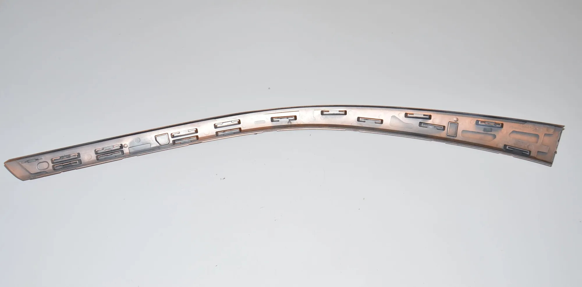Right Side Roof Strip Trim – OEM 7372042 · BMW i8 (I12) BMW i8 (I12) hybrid 2015 – 4