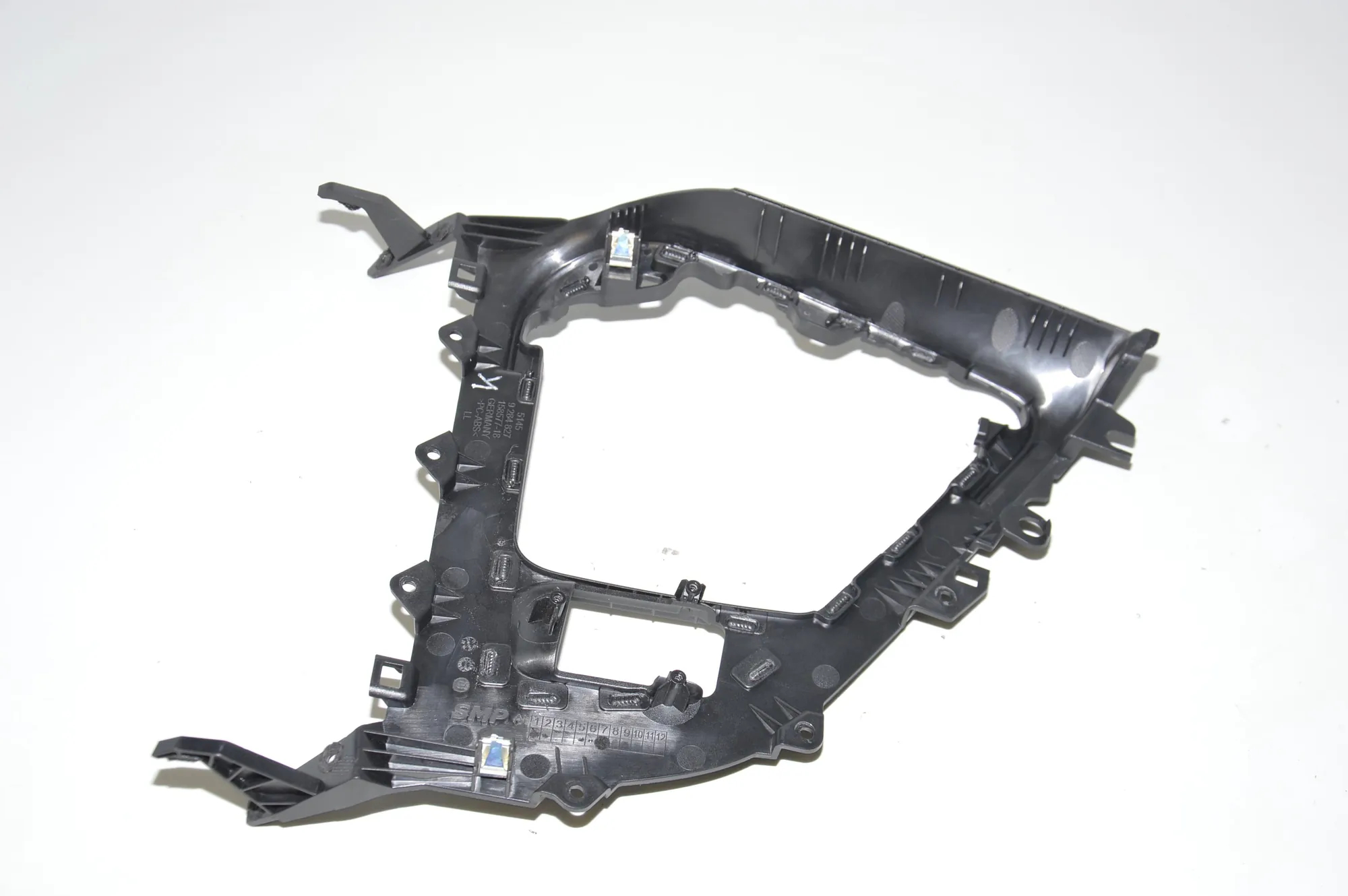 Center Console Trim – OEM 9284827 · BMW i8 (I12) BMW i8 (I12) hybrid 2015 – 4