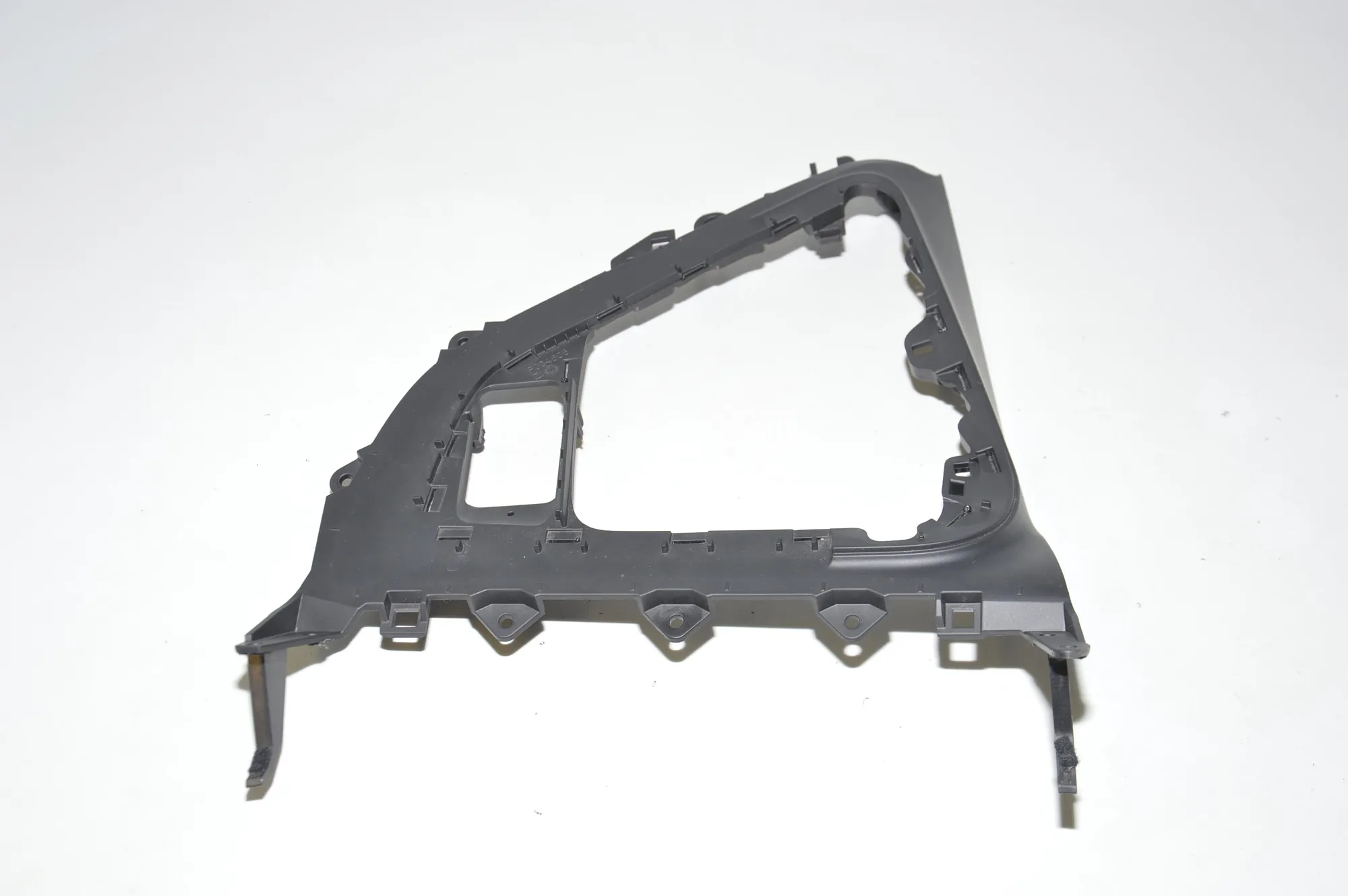 Center Console Trim – OEM 9284827 · BMW i8 (I12) BMW i8 (I12) hybrid 2015 – 3