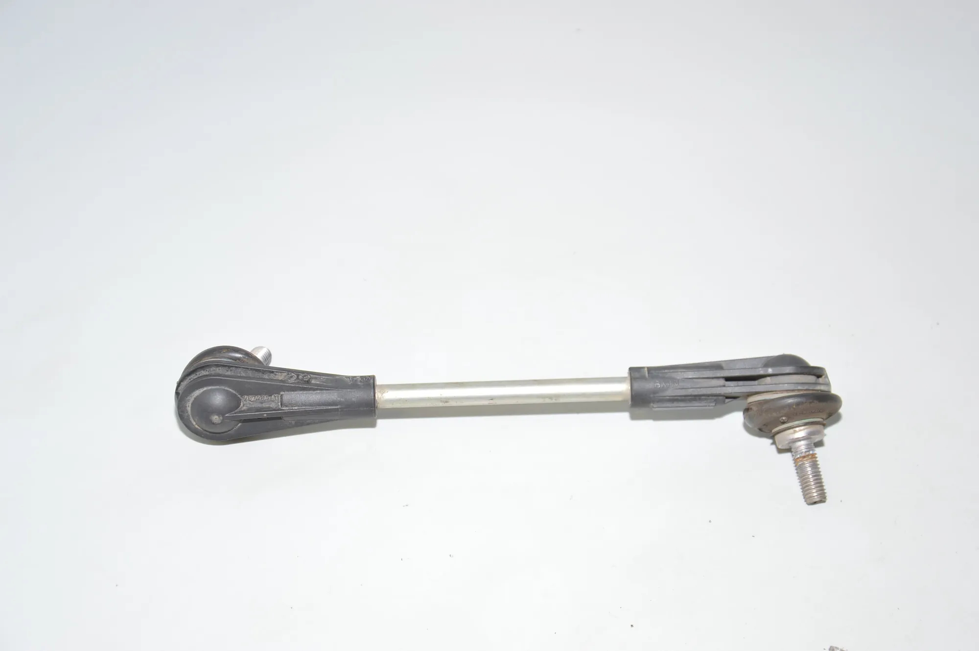 Front Right Stabilizer Link – OEM 6862858 · BMW i3 (I01) Electric 2019 – 2