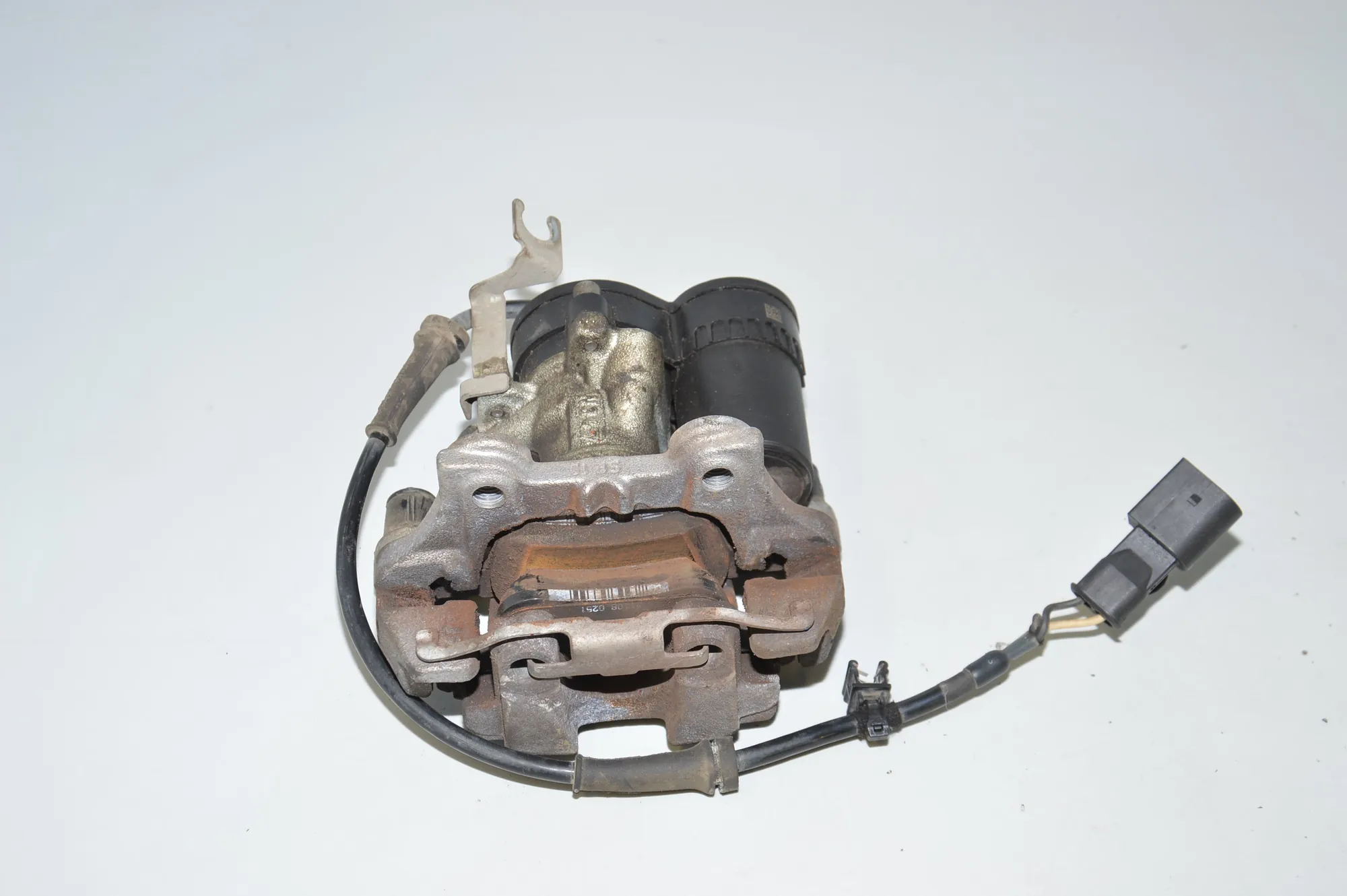Rear Left Brake Caliper – OEM 6883019 · BMW i3 (I01) Electric 2019 – 2