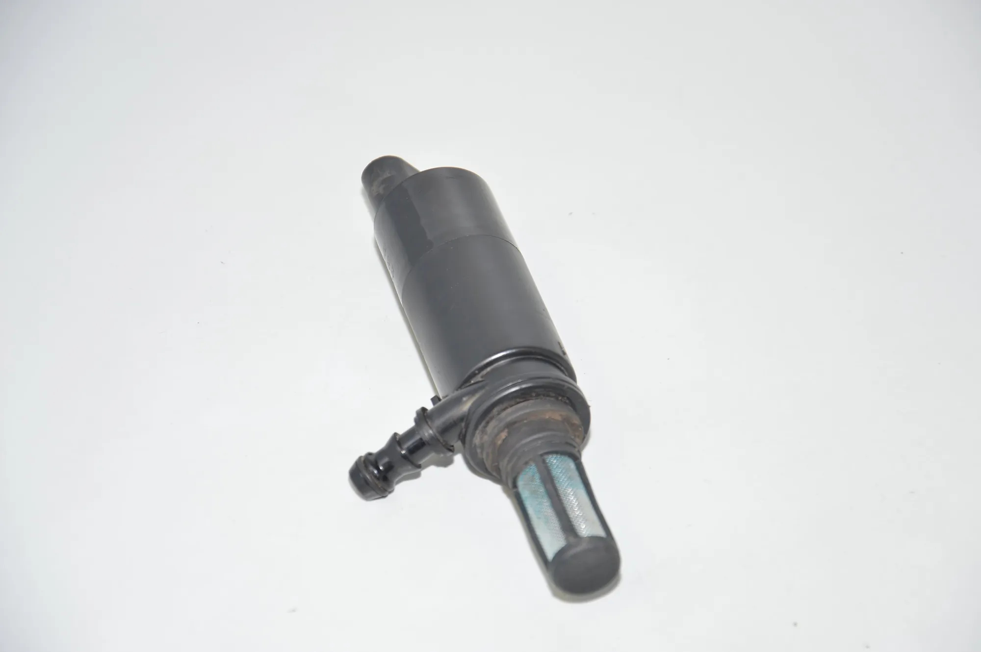 Washer Tank Motor – OEM 6973097 · BMW 5 (E60) 520 d 2007 – 3
