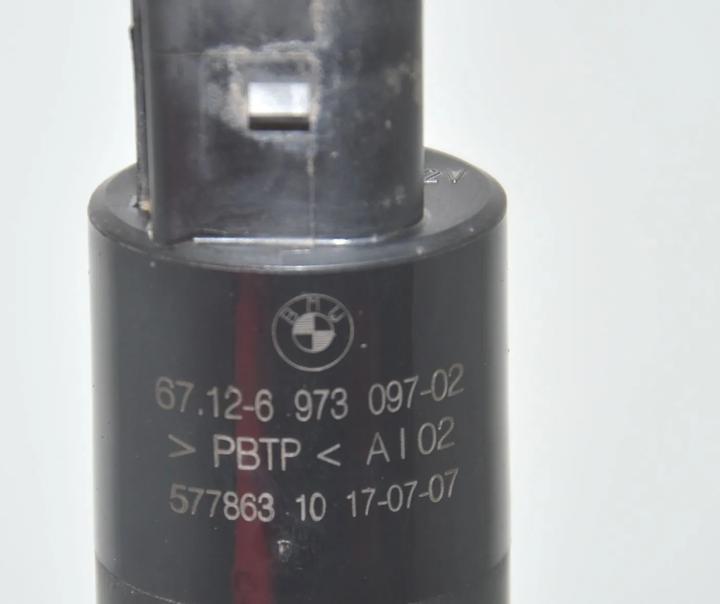 Washer Tank Motor – OEM 6973097 · BMW 5 (E60) 520 d 2007 – 6