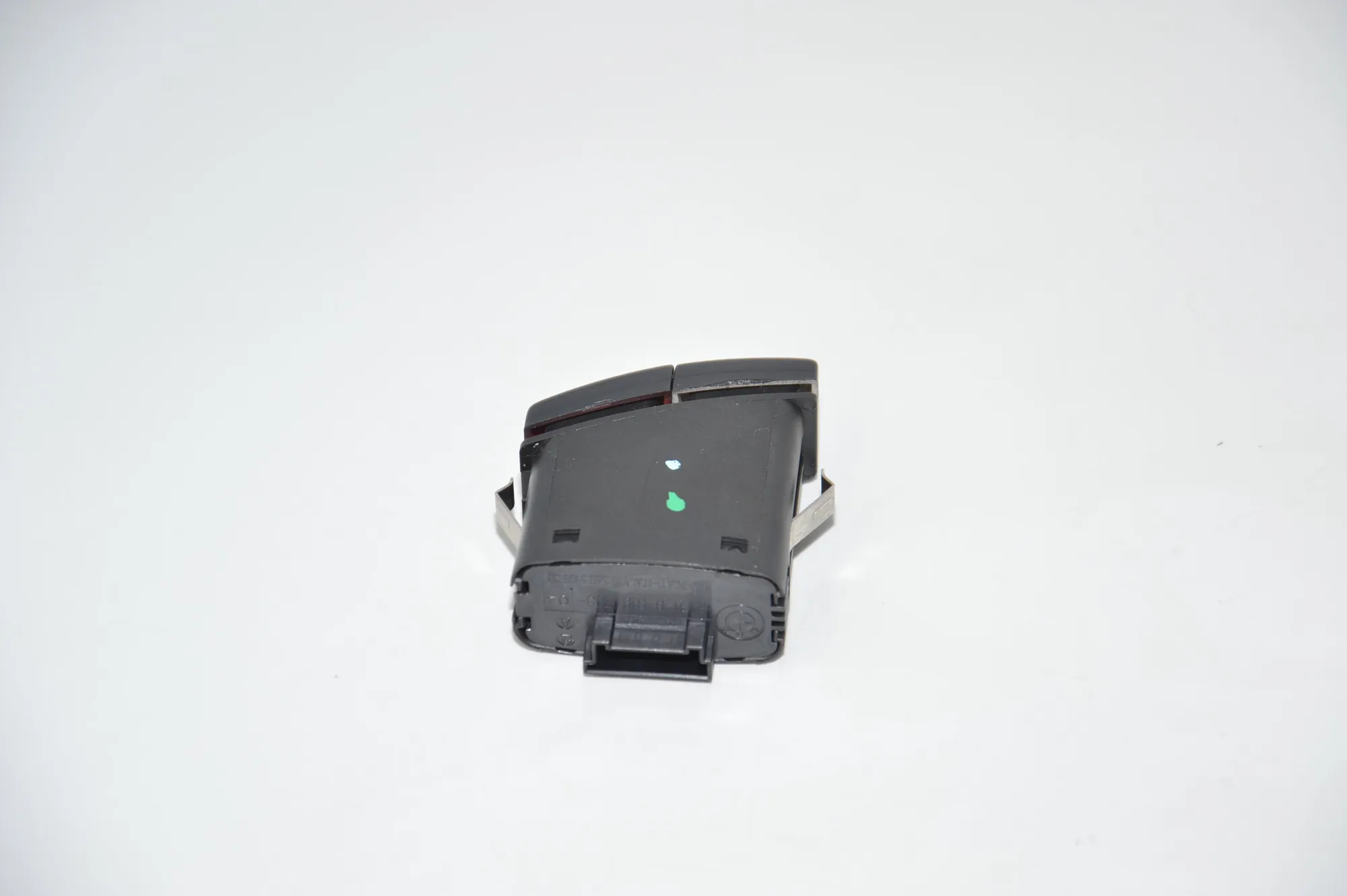 Hazard Button – OEM 6919506 · BMW 5 (E60) 520 d 2007 – 4